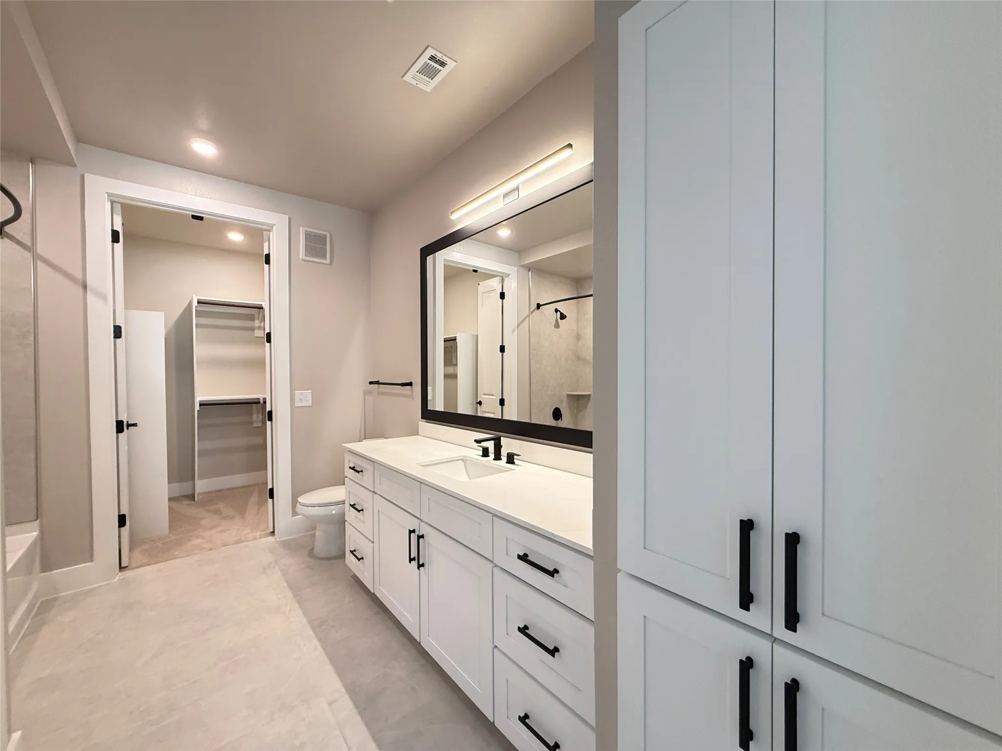 Apartment For Rent in Dallas County , 3255 Carlisle Street 2106, Dallas, Texas 75204, 2 Bedroom, 2 Bathroom, 2 Garage spaces, 1,349 Sqft, built in 2025, mls#21389178, Real Estate Agent in Dallas, Homes For Rent in Dallas county, Homes For Rent in Dallas, Realtor in Dallas Texas, Real Estate Brokerage Independent Realty Texas, Luminita Cordes Realtor