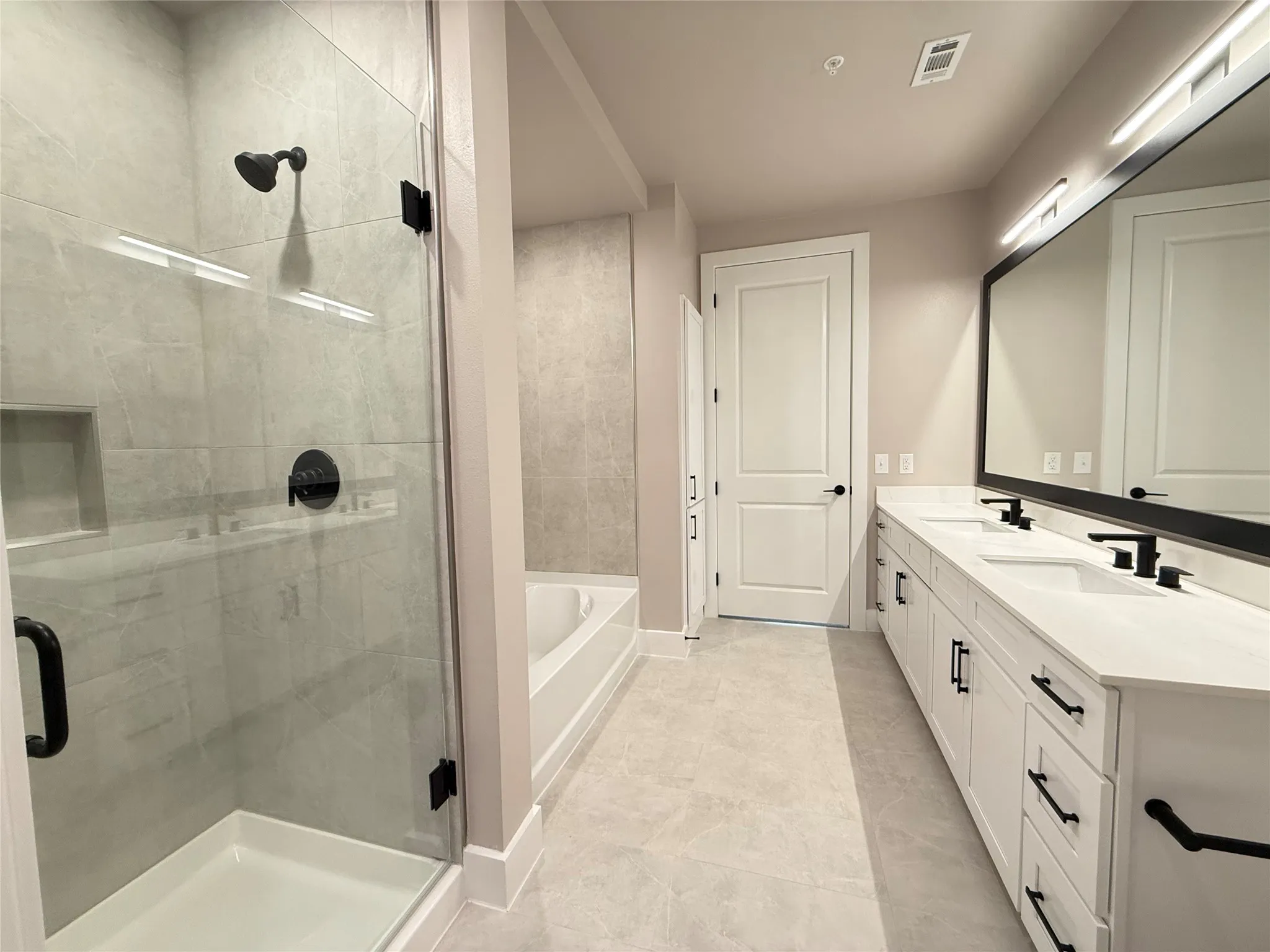Apartment For Rent in Dallas County , 3255 Carlisle Street 2106, Dallas, Texas 75204, 2 Bedroom, 2 Bathroom, 2 Garage spaces, 1,349 Sqft, built in 2025, mls#21389178, Real Estate Agent in Dallas, Homes For Rent in Dallas county, Homes For Rent in Dallas, Realtor in Dallas Texas, Real Estate Brokerage Independent Realty Texas, Luminita Cordes Realtor