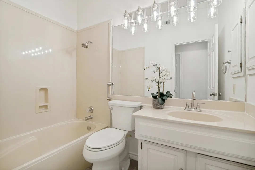 Full bathroom first floor.