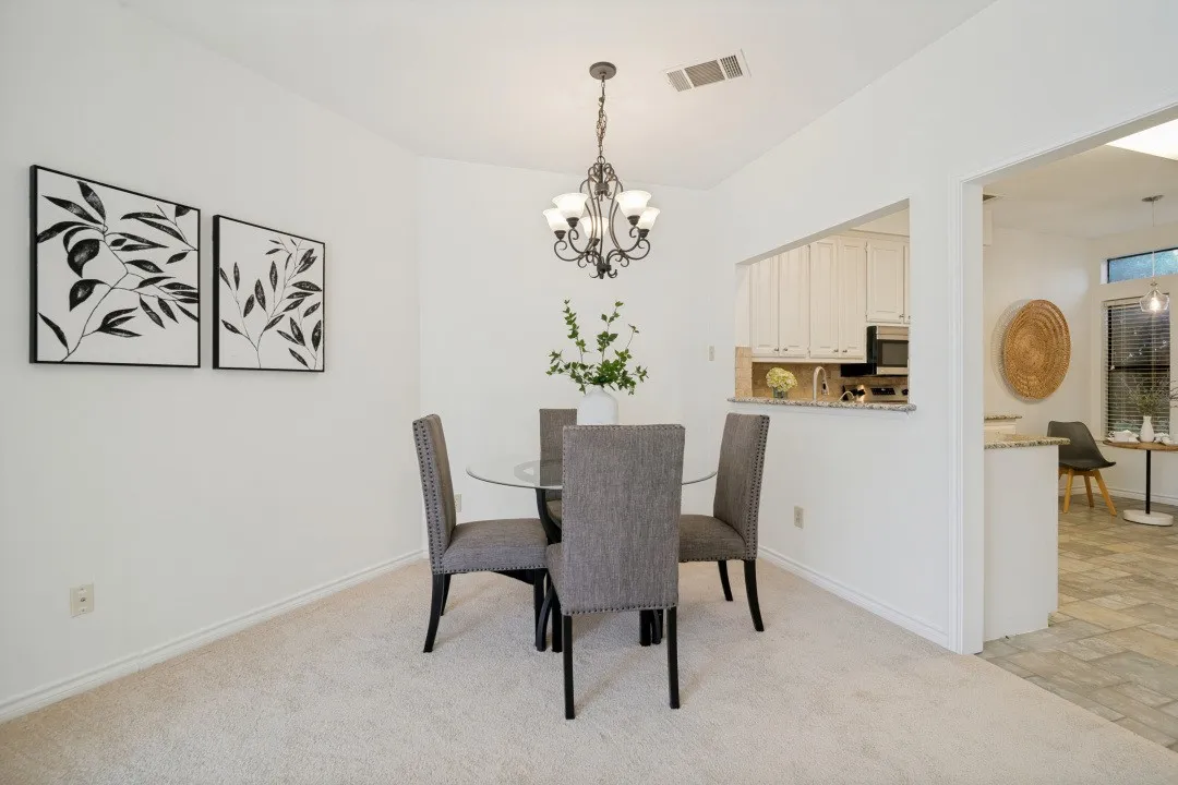Condominium For Sale in Rockwall County , 9961 Waterfront Trail 9961, Rowlett, Texas 75087, 3 Bedroom, 3 Bathroom, 2 Garage spaces, 1,723 Sqft, built in 1986, mls#21359705, Real Estate Agent in Rowlett, Homes For Sale in Rockwall county, Homes For Sale in Rowlett, Realtor in Rowlett Texas, Real Estate Brokerage Independent Realty Texas, Luminita Cordes Realtor