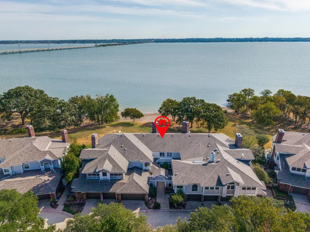 Condominium For Sale in Rockwall County , 9961 Waterfront Trail 9961, Rowlett, Texas 75087, 3 Bedroom, 3 Bathroom, 2 Garage spaces, 1,723 Sqft, built in 1986, mls#21359705, Real Estate Agent in Rowlett, Homes For Sale in Rockwall county, Homes For Sale in Rowlett, Realtor in Rowlett Texas, Real Estate Brokerage Independent Realty Texas, Luminita Cordes Realtor