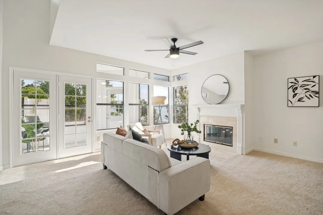 Condominium For Sale in Rockwall County , 9961 Waterfront Trail 9961, Rowlett, Texas 75087, 3 Bedroom, 3 Bathroom, 2 Garage spaces, 1,723 Sqft, built in 1986, mls#21359705, Real Estate Agent in Rowlett, Homes For Sale in Rockwall county, Homes For Sale in Rowlett, Realtor in Rowlett Texas, Real Estate Brokerage Independent Realty Texas, Luminita Cordes Realtor