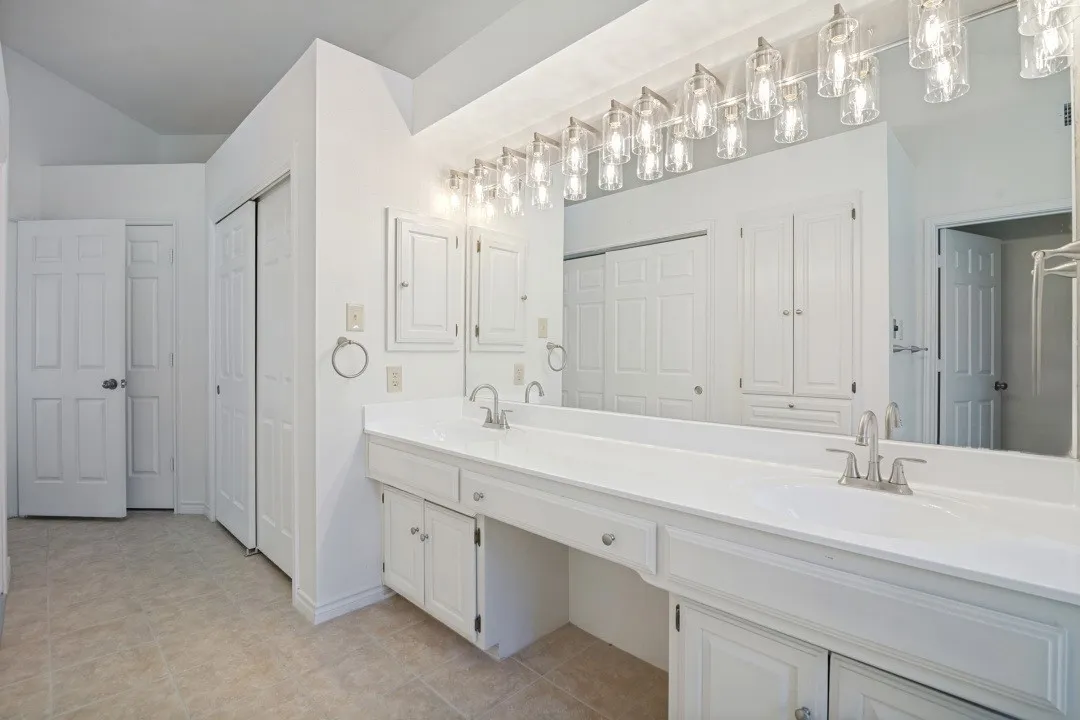 Condominium For Sale in Rockwall County , 9961 Waterfront Trail 9961, Rowlett, Texas 75087, 3 Bedroom, 3 Bathroom, 2 Garage spaces, 1,723 Sqft, built in 1986, mls#21359705, Real Estate Agent in Rowlett, Homes For Sale in Rockwall county, Homes For Sale in Rowlett, Realtor in Rowlett Texas, Real Estate Brokerage Independent Realty Texas, Luminita Cordes Realtor