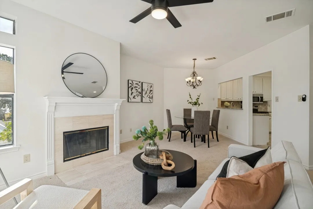 Condominium For Sale in Rockwall County , 9961 Waterfront Trail 9961, Rowlett, Texas 75087, 3 Bedroom, 3 Bathroom, 2 Garage spaces, 1,723 Sqft, built in 1986, mls#21359705, Real Estate Agent in Rowlett, Homes For Sale in Rockwall county, Homes For Sale in Rowlett, Realtor in Rowlett Texas, Real Estate Brokerage Independent Realty Texas, Luminita Cordes Realtor