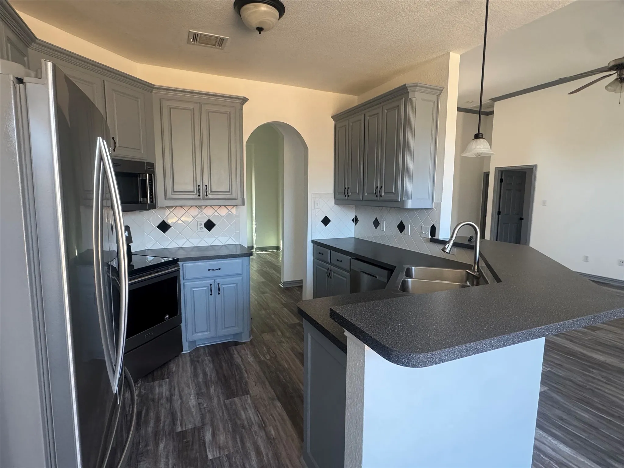 Single Family Residence For Rent in Parker County , 205 Wayne Drive, Aledo, Texas 76008, 3 Bedroom, 2 Bathroom, 2 Garage spaces, 1,954 Sqft, built in 2003, mls#21389145, Real Estate Agent in Aledo, Homes For Rent in Parker county, Homes For Rent in Aledo, Realtor in Aledo Texas, Real Estate Brokerage Independent Realty Texas, Luminita Cordes Realtor