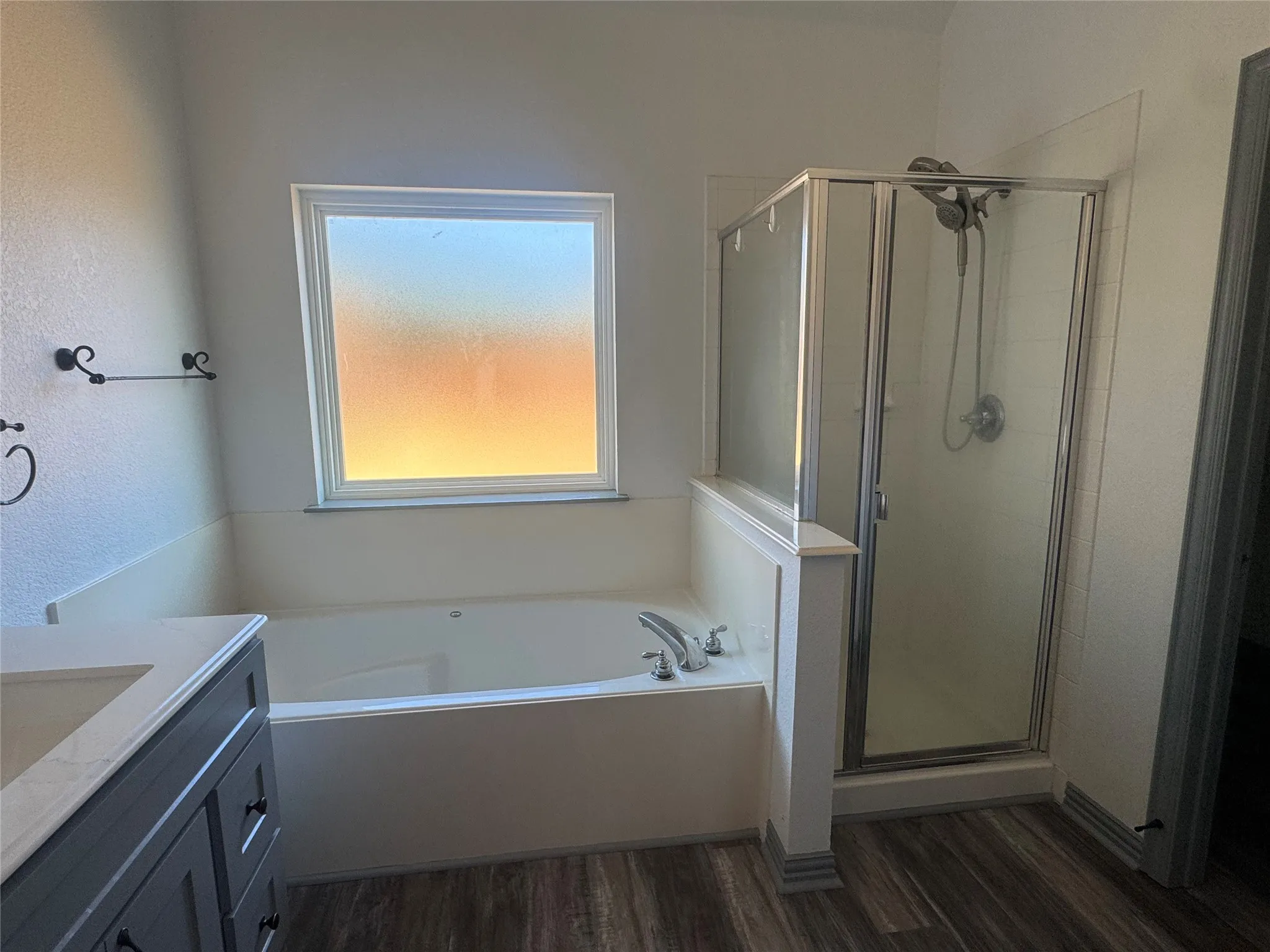 Single Family Residence For Rent in Parker County , 205 Wayne Drive, Aledo, Texas 76008, 3 Bedroom, 2 Bathroom, 2 Garage spaces, 1,954 Sqft, built in 2003, mls#21389145, Real Estate Agent in Aledo, Homes For Rent in Parker county, Homes For Rent in Aledo, Realtor in Aledo Texas, Real Estate Brokerage Independent Realty Texas, Luminita Cordes Realtor