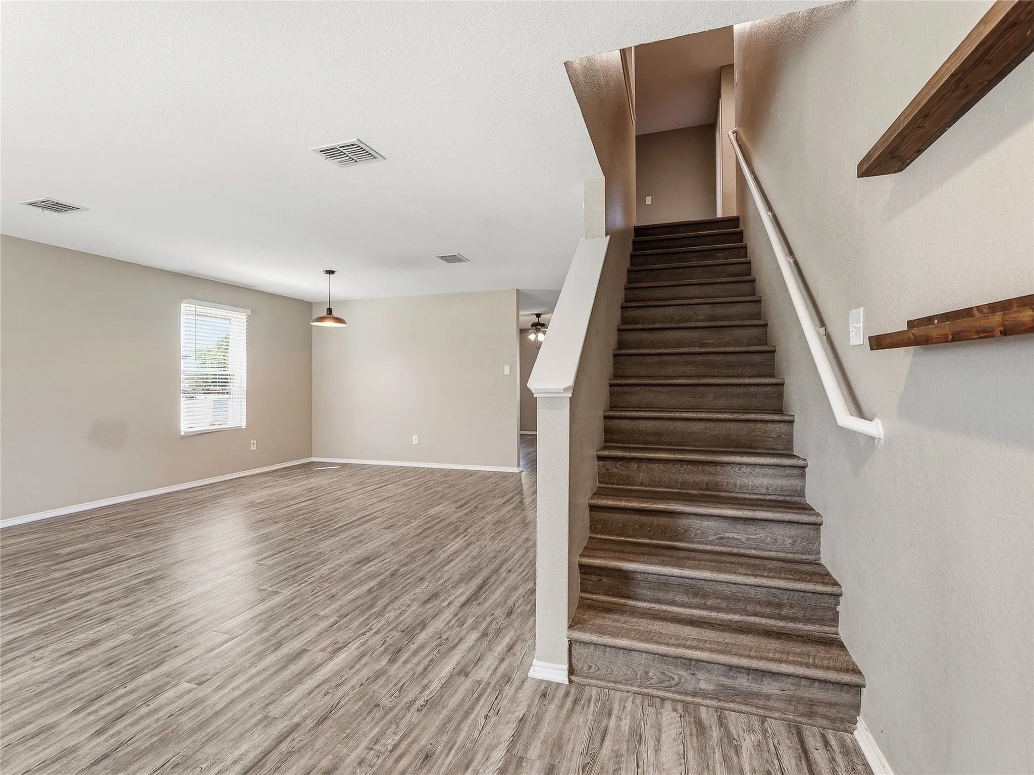 Single Family Residence For Rent in Collin County , 1122 Antoinette Drive, Princeton, Texas 75407, 4 Bedroom, 3 Bathroom, 2 Garage spaces, 2,415 Sqft, built in 2006, mls#21388950, Real Estate Agent in Princeton, Homes For Rent in Collin county, Homes For Rent in Princeton, Realtor in Princeton Texas, Real Estate Brokerage Independent Realty Texas, Luminita Cordes Realtor