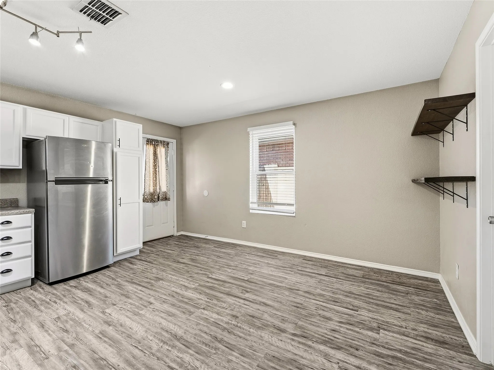 Single Family Residence For Rent in Collin County , 1122 Antoinette Drive, Princeton, Texas 75407, 4 Bedroom, 3 Bathroom, 2 Garage spaces, 2,415 Sqft, built in 2006, mls#21388950, Real Estate Agent in Princeton, Homes For Rent in Collin county, Homes For Rent in Princeton, Realtor in Princeton Texas, Real Estate Brokerage Independent Realty Texas, Luminita Cordes Realtor