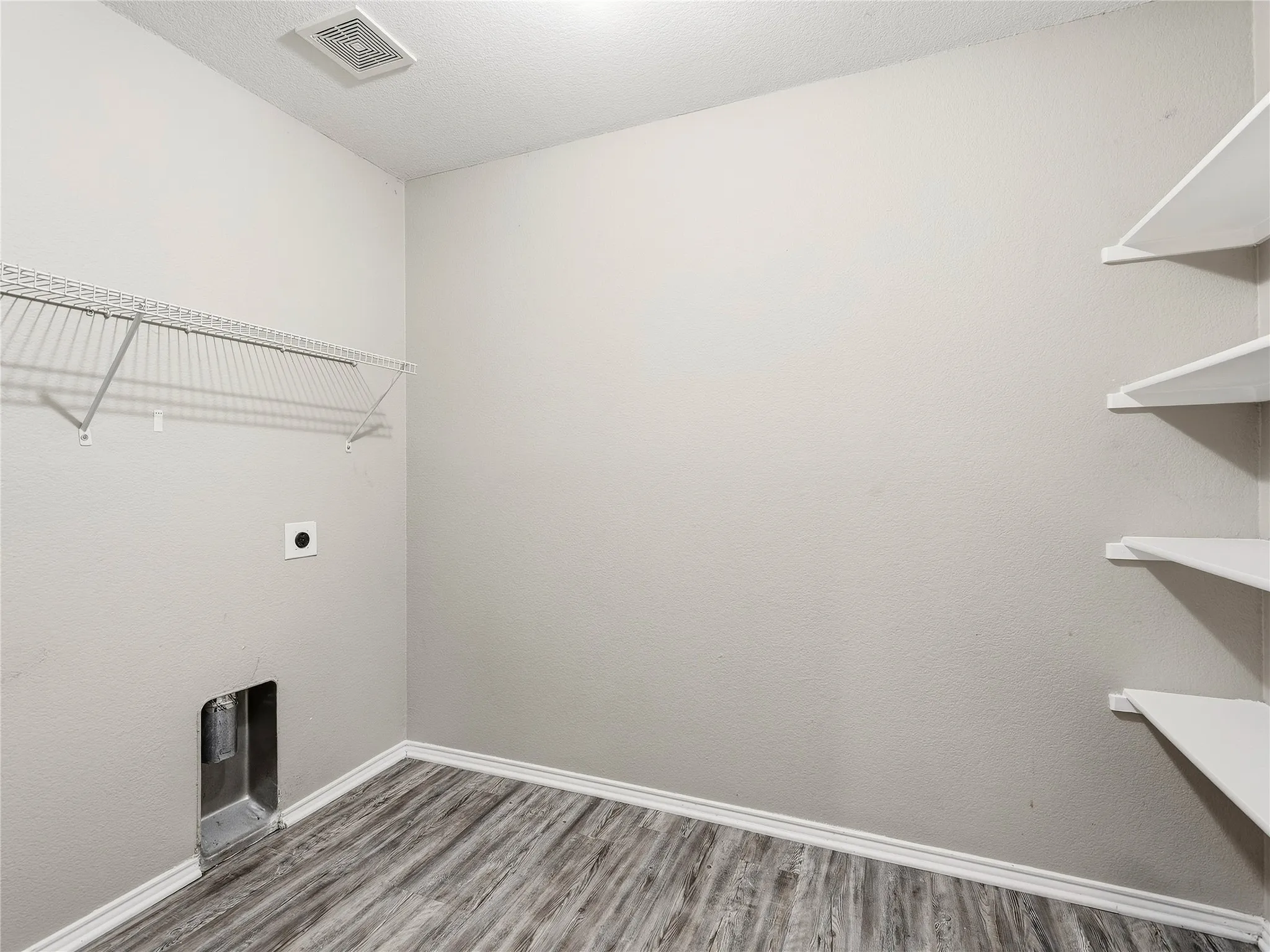 Single Family Residence For Rent in Collin County , 1122 Antoinette Drive, Princeton, Texas 75407, 4 Bedroom, 3 Bathroom, 2 Garage spaces, 2,415 Sqft, built in 2006, mls#21388950, Real Estate Agent in Princeton, Homes For Rent in Collin county, Homes For Rent in Princeton, Realtor in Princeton Texas, Real Estate Brokerage Independent Realty Texas, Luminita Cordes Realtor