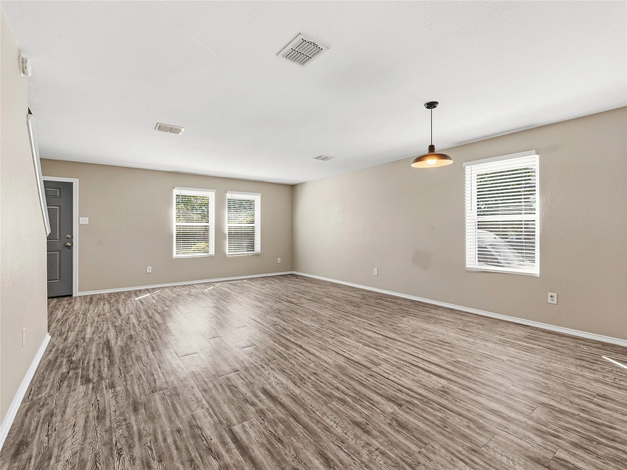 Single Family Residence For Rent in Collin County , 1122 Antoinette Drive, Princeton, Texas 75407, 4 Bedroom, 3 Bathroom, 2 Garage spaces, 2,415 Sqft, built in 2006, mls#21388950, Real Estate Agent in Princeton, Homes For Rent in Collin county, Homes For Rent in Princeton, Realtor in Princeton Texas, Real Estate Brokerage Independent Realty Texas, Luminita Cordes Realtor