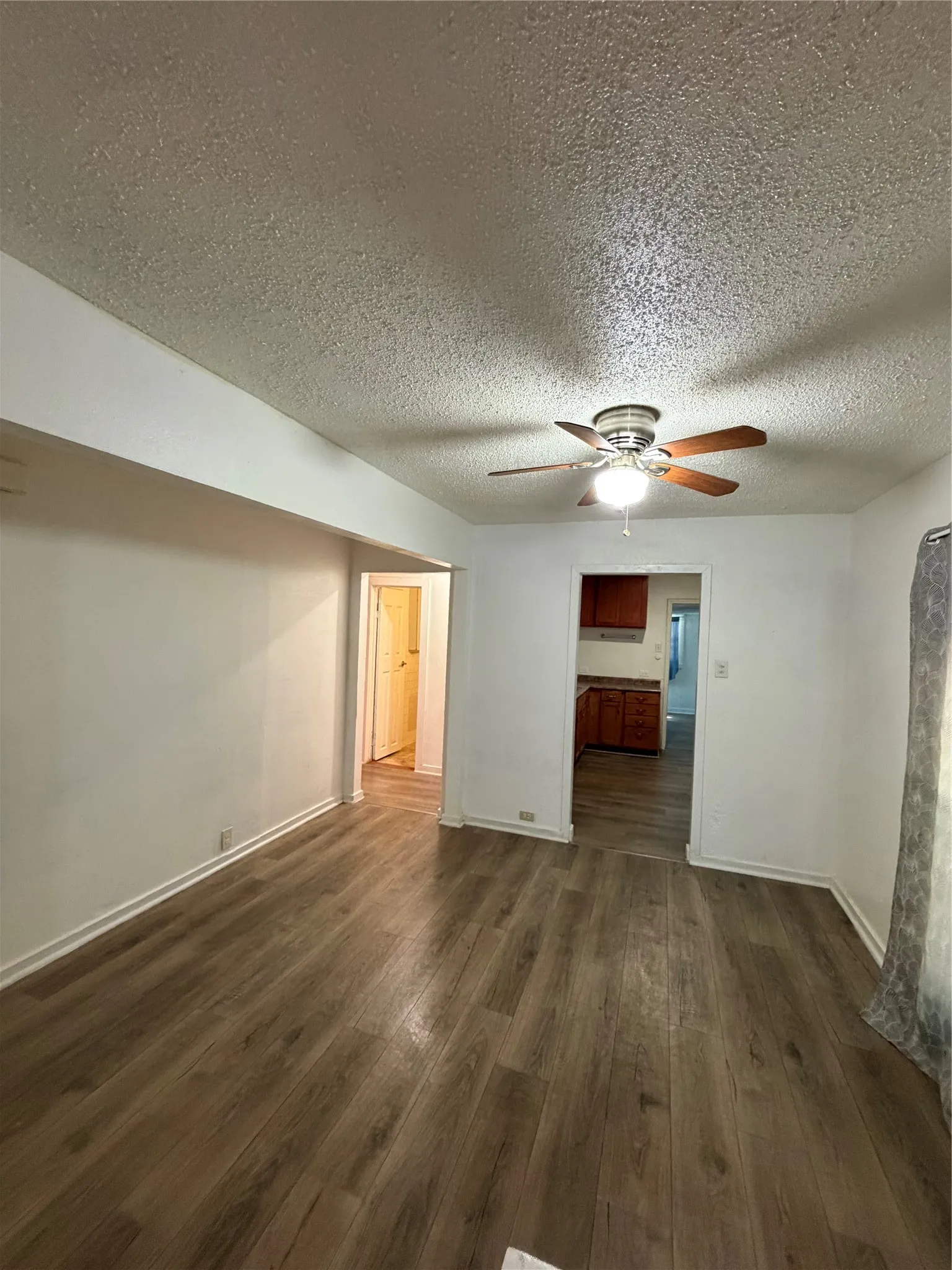 Single Family Residence For Sale in Mc Lennan County , 2325 Maple Avenue, Waco, Texas 76707, 3 Bedroom, 1 Bathroom, Garage spaces, 1,008 Sqft, built in 1944, mls#21389154, Real Estate Agent in Waco, Homes For Sale in Mc Lennan county, Homes For Sale in Waco, Realtor in Waco Texas, Real Estate Brokerage Independent Realty Texas, Luminita Cordes Realtor