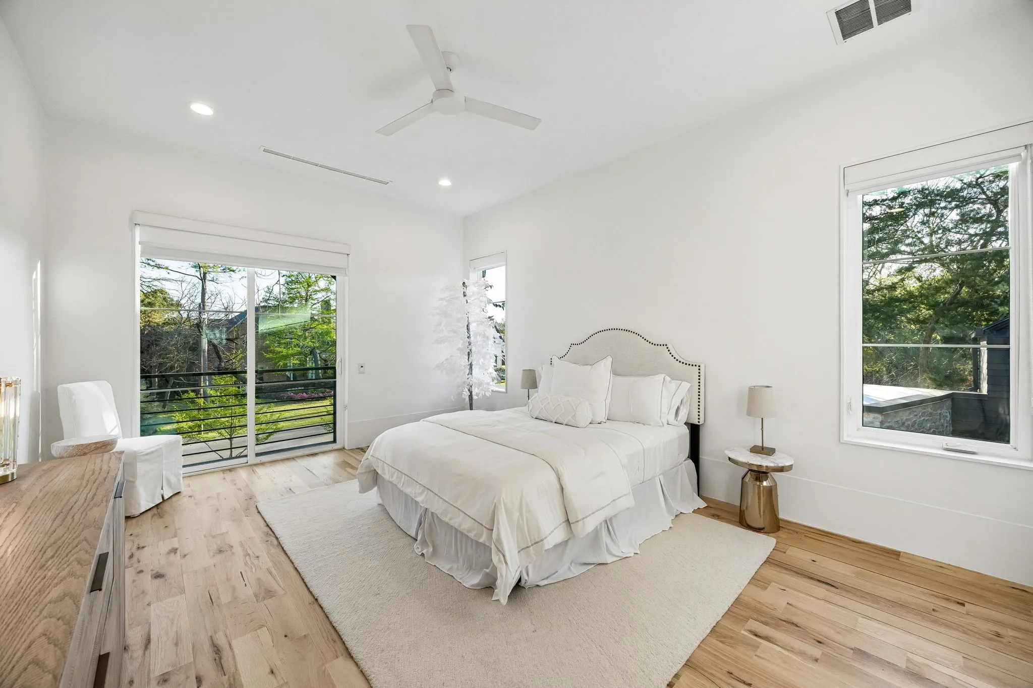 Single Family Residence For Sale in Dallas County , 4323 Middleton Road, Dallas, Texas 75229, 5 Bedroom, 7 Bathroom, 3 Garage spaces, 5,945 Sqft, built in 2023, mls#21389185, Real Estate Agent in Dallas, Homes For Sale in Dallas county, Homes For Sale in Dallas, Realtor in Dallas Texas, Real Estate Brokerage Independent Realty Texas, Luminita Cordes Realtor