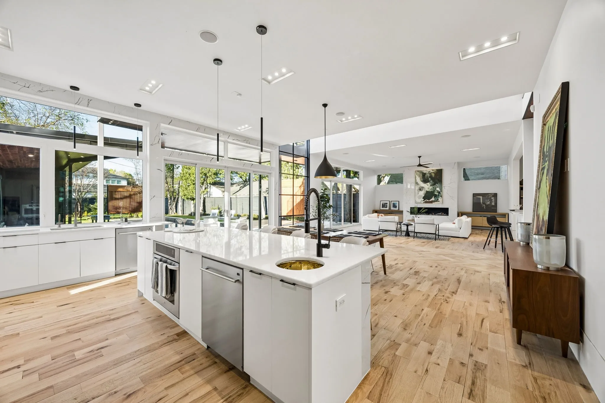 Single Family Residence For Sale in Dallas County , 4323 Middleton Road, Dallas, Texas 75229, 5 Bedroom, 7 Bathroom, 3 Garage spaces, 5,945 Sqft, built in 2023, mls#21389185, Real Estate Agent in Dallas, Homes For Sale in Dallas county, Homes For Sale in Dallas, Realtor in Dallas Texas, Real Estate Brokerage Independent Realty Texas, Luminita Cordes Realtor