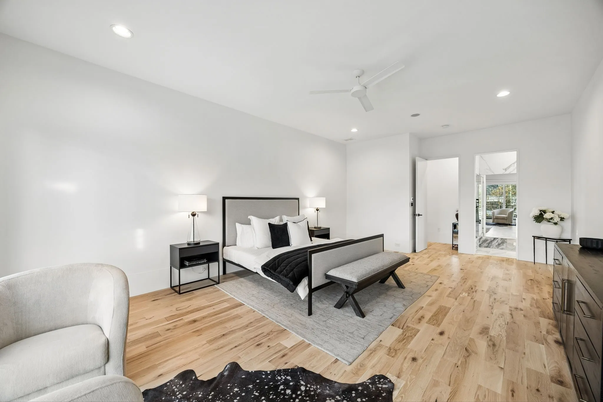 Single Family Residence For Sale in Dallas County , 4323 Middleton Road, Dallas, Texas 75229, 5 Bedroom, 7 Bathroom, 3 Garage spaces, 5,945 Sqft, built in 2023, mls#21389185, Real Estate Agent in Dallas, Homes For Sale in Dallas county, Homes For Sale in Dallas, Realtor in Dallas Texas, Real Estate Brokerage Independent Realty Texas, Luminita Cordes Realtor