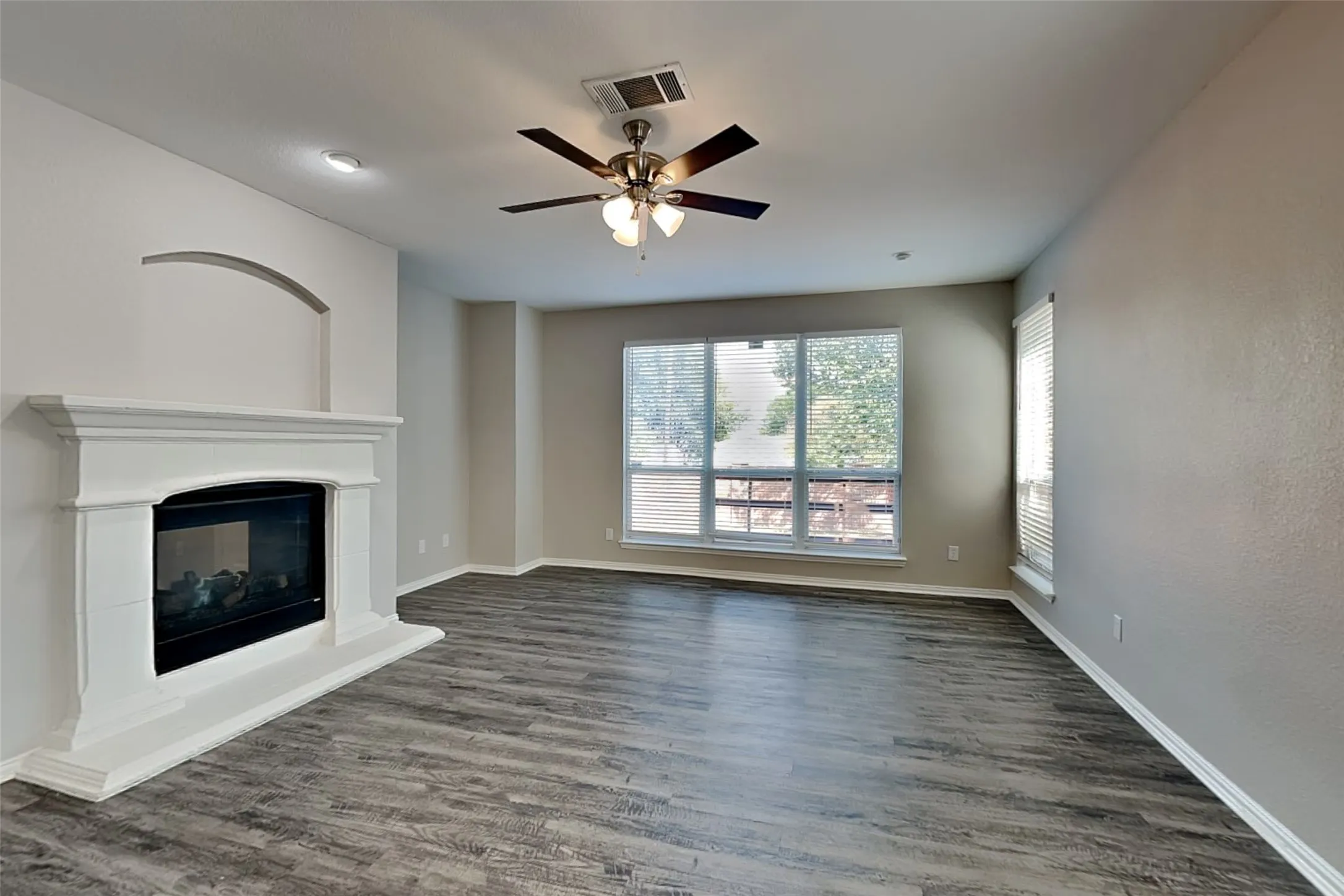 Single Family Residence For Rent in Tarrant County , 11860 Porcupine Drive, Fort Worth, Texas 76244, 4 Bedroom, 3 Bathroom, 2 Garage spaces, 2,508 Sqft, built in 2004, mls#21389186, Real Estate Agent in Fort Worth, Homes For Rent in Tarrant county, Homes For Rent in Fort Worth, Realtor in Fort Worth Texas, Real Estate Brokerage Independent Realty Texas, Luminita Cordes Realtor