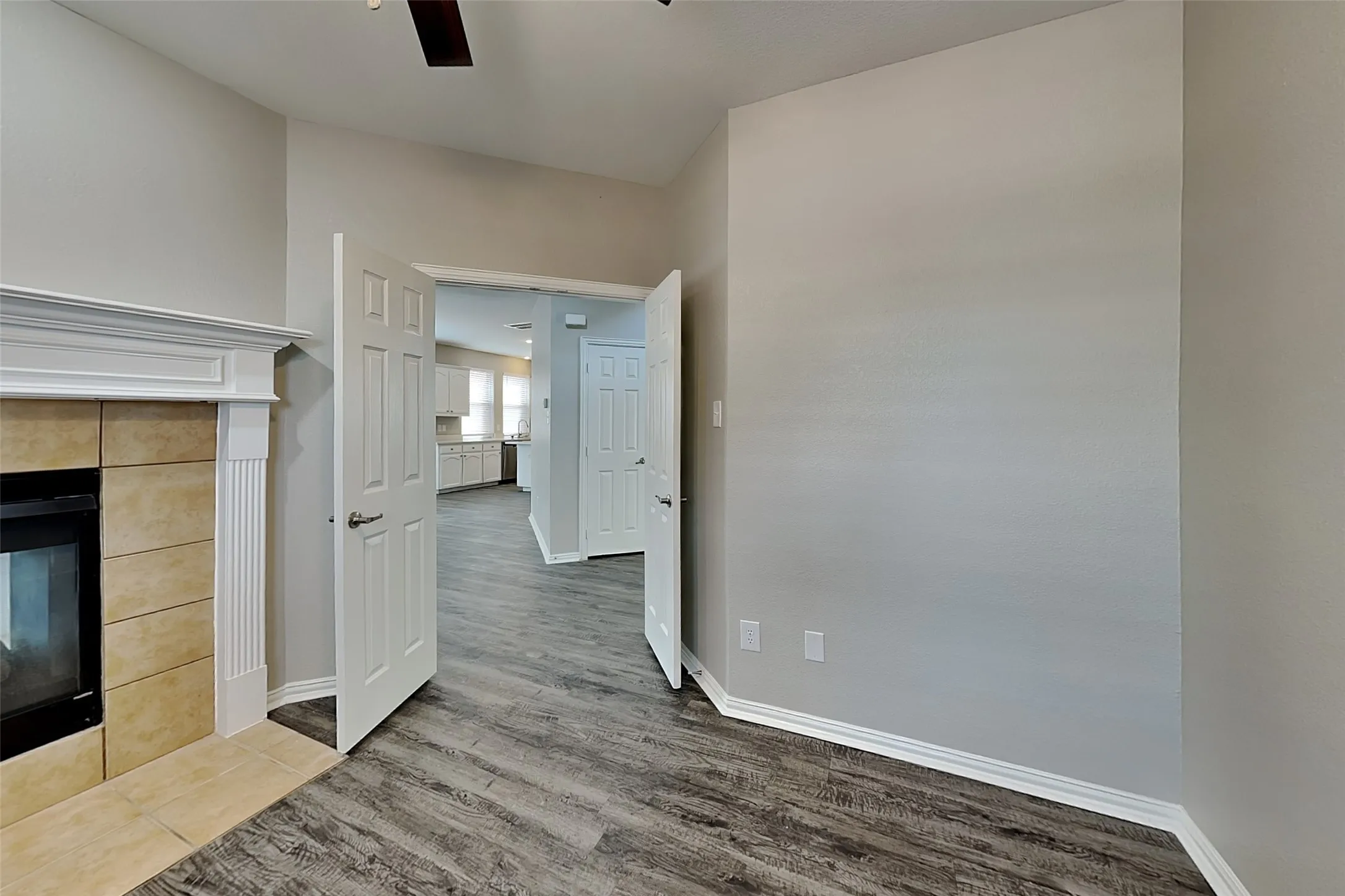 Single Family Residence For Rent in Tarrant County , 11860 Porcupine Drive, Fort Worth, Texas 76244, 4 Bedroom, 3 Bathroom, 2 Garage spaces, 2,508 Sqft, built in 2004, mls#21389186, Real Estate Agent in Fort Worth, Homes For Rent in Tarrant county, Homes For Rent in Fort Worth, Realtor in Fort Worth Texas, Real Estate Brokerage Independent Realty Texas, Luminita Cordes Realtor