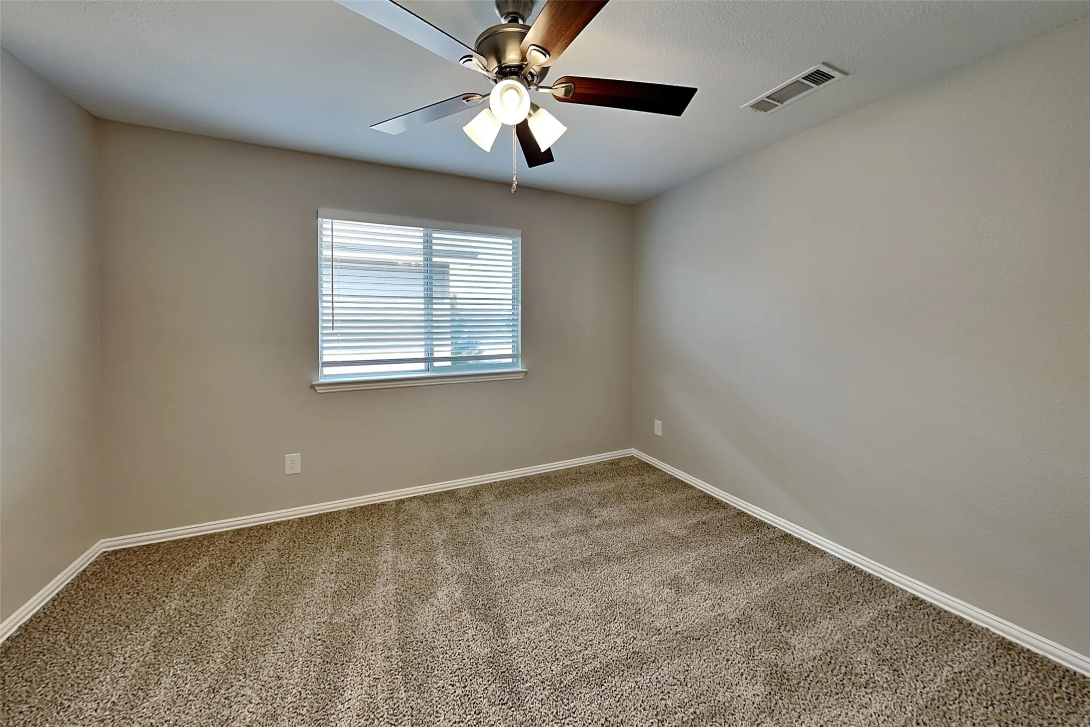 Single Family Residence For Rent in Tarrant County , 11860 Porcupine Drive, Fort Worth, Texas 76244, 4 Bedroom, 3 Bathroom, 2 Garage spaces, 2,508 Sqft, built in 2004, mls#21389186, Real Estate Agent in Fort Worth, Homes For Rent in Tarrant county, Homes For Rent in Fort Worth, Realtor in Fort Worth Texas, Real Estate Brokerage Independent Realty Texas, Luminita Cordes Realtor