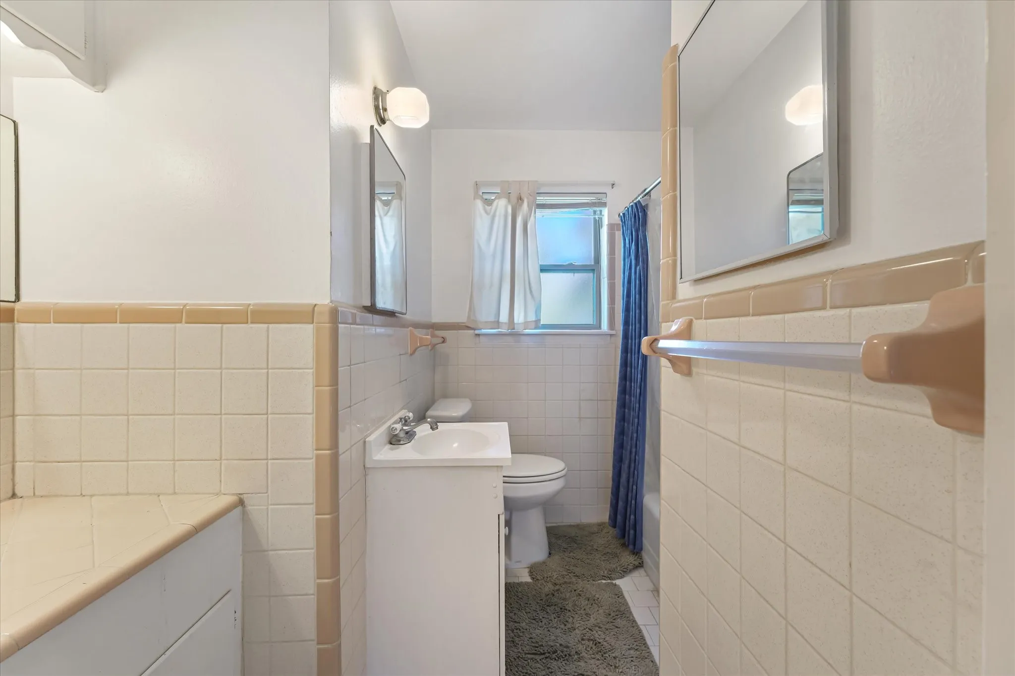 Single Family Residence For Sale in Tarrant County , 813 Jerry Lane, Bedford, Texas 76022, 3 Bedroom, 2 Bathroom, 2 Garage spaces, 1,331 Sqft, built in 1959, mls#21387542, Real Estate Agent in Bedford, Homes For Sale in Tarrant county, Homes For Sale in Bedford, Realtor in Bedford Texas, Real Estate Brokerage Independent Realty Texas, Luminita Cordes Realtor