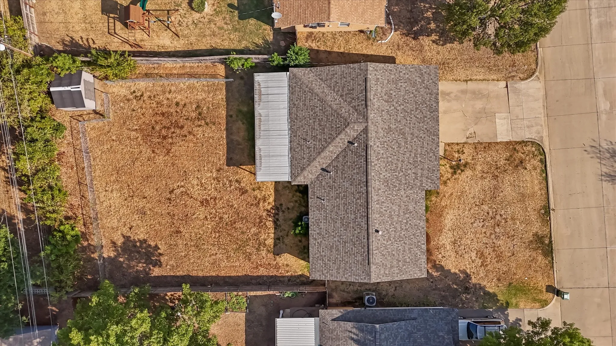 Single Family Residence For Sale in Tarrant County , 813 Jerry Lane, Bedford, Texas 76022, 3 Bedroom, 2 Bathroom, 2 Garage spaces, 1,331 Sqft, built in 1959, mls#21387542, Real Estate Agent in Bedford, Homes For Sale in Tarrant county, Homes For Sale in Bedford, Realtor in Bedford Texas, Real Estate Brokerage Independent Realty Texas, Luminita Cordes Realtor