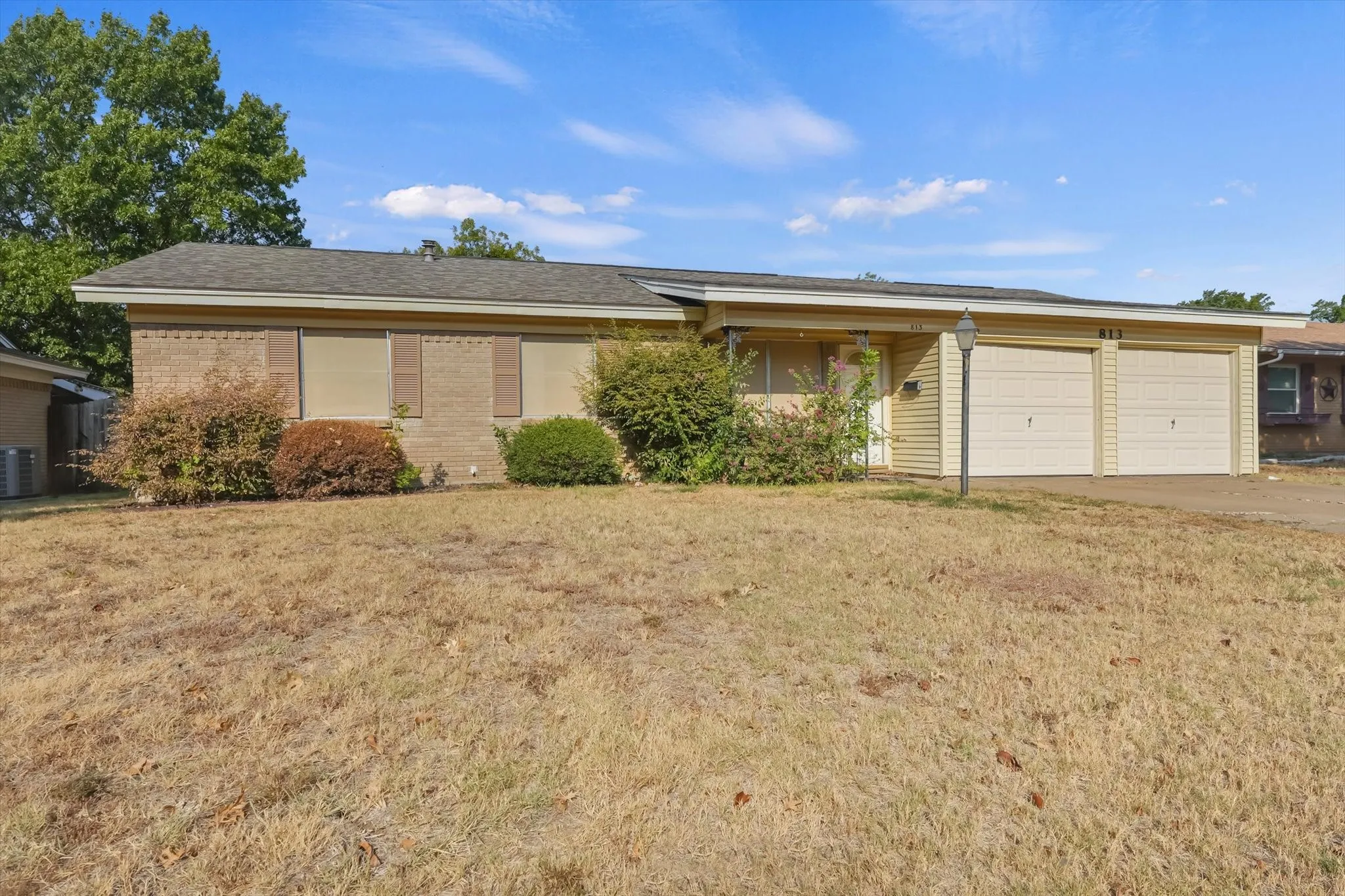Single Family Residence For Sale in Tarrant County , 813 Jerry Lane, Bedford, Texas 76022, 3 Bedroom, 2 Bathroom, 2 Garage spaces, 1,331 Sqft, built in 1959, mls#21387542, Real Estate Agent in Bedford, Homes For Sale in Tarrant county, Homes For Sale in Bedford, Realtor in Bedford Texas, Real Estate Brokerage Independent Realty Texas, Luminita Cordes Realtor