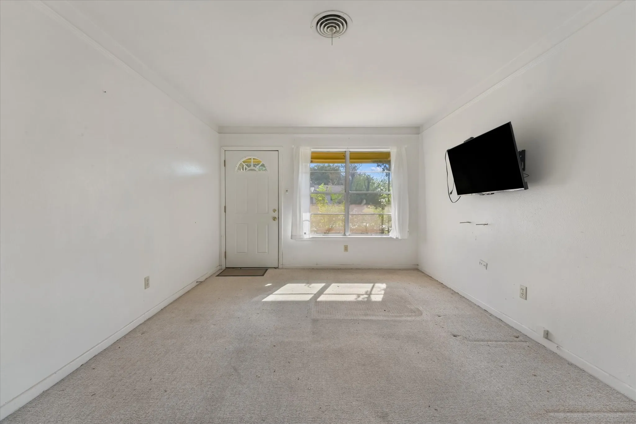 Single Family Residence For Sale in Tarrant County , 813 Jerry Lane, Bedford, Texas 76022, 3 Bedroom, 2 Bathroom, 2 Garage spaces, 1,331 Sqft, built in 1959, mls#21387542, Real Estate Agent in Bedford, Homes For Sale in Tarrant county, Homes For Sale in Bedford, Realtor in Bedford Texas, Real Estate Brokerage Independent Realty Texas, Luminita Cordes Realtor