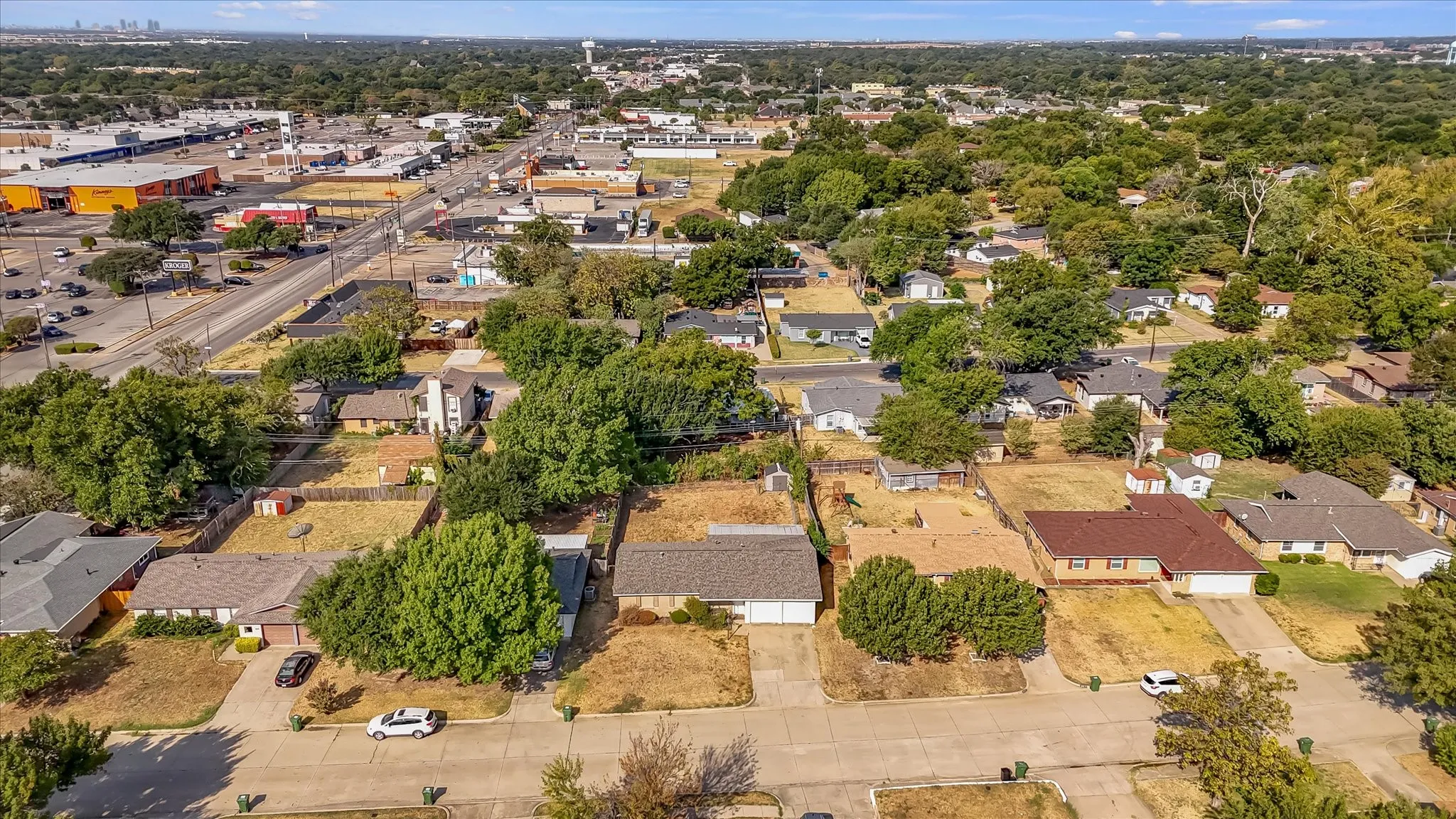 Single Family Residence For Sale in Tarrant County , 813 Jerry Lane, Bedford, Texas 76022, 3 Bedroom, 2 Bathroom, 2 Garage spaces, 1,331 Sqft, built in 1959, mls#21387542, Real Estate Agent in Bedford, Homes For Sale in Tarrant county, Homes For Sale in Bedford, Realtor in Bedford Texas, Real Estate Brokerage Independent Realty Texas, Luminita Cordes Realtor