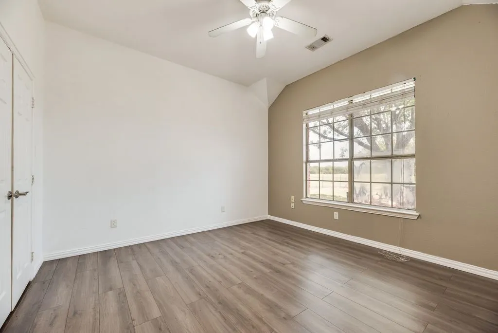 Single Family Residence For Rent in Collin County , 7151 County Road 595, Nevada, Texas 75173, 3 Bedroom, 2 Bathroom, 2 Garage spaces, 2,067 Sqft, built in 2002, mls#21389196, Real Estate Agent in Nevada, Homes For Rent in Collin county, Homes For Rent in Nevada, Realtor in Nevada Texas, Real Estate Brokerage Independent Realty Texas, Luminita Cordes Realtor