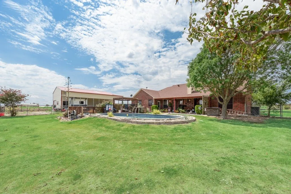 Single Family Residence For Rent in Collin County , 7151 County Road 595, Nevada, Texas 75173, 3 Bedroom, 2 Bathroom, 2 Garage spaces, 2,067 Sqft, built in 2002, mls#21389196, Real Estate Agent in Nevada, Homes For Rent in Collin county, Homes For Rent in Nevada, Realtor in Nevada Texas, Real Estate Brokerage Independent Realty Texas, Luminita Cordes Realtor