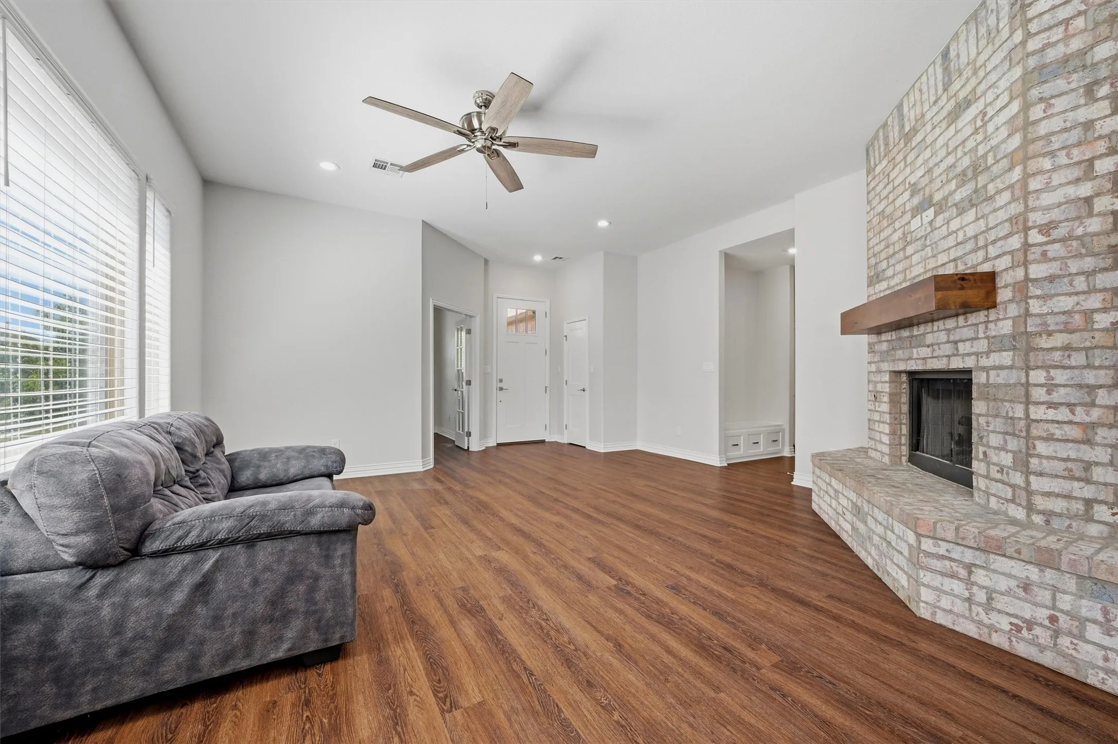 Single Family Residence For Rent in Grayson County , 3820 Iron Ore Drive, Denison, Texas 75020, 3 Bedroom, 2 Bathroom, 2 Garage spaces, 1,864 Sqft, built in 2019, mls#21388432, Real Estate Agent in Denison, Homes For Rent in Grayson county, Homes For Rent in Denison, Realtor in Denison Texas, Real Estate Brokerage Independent Realty Texas, Luminita Cordes Realtor
