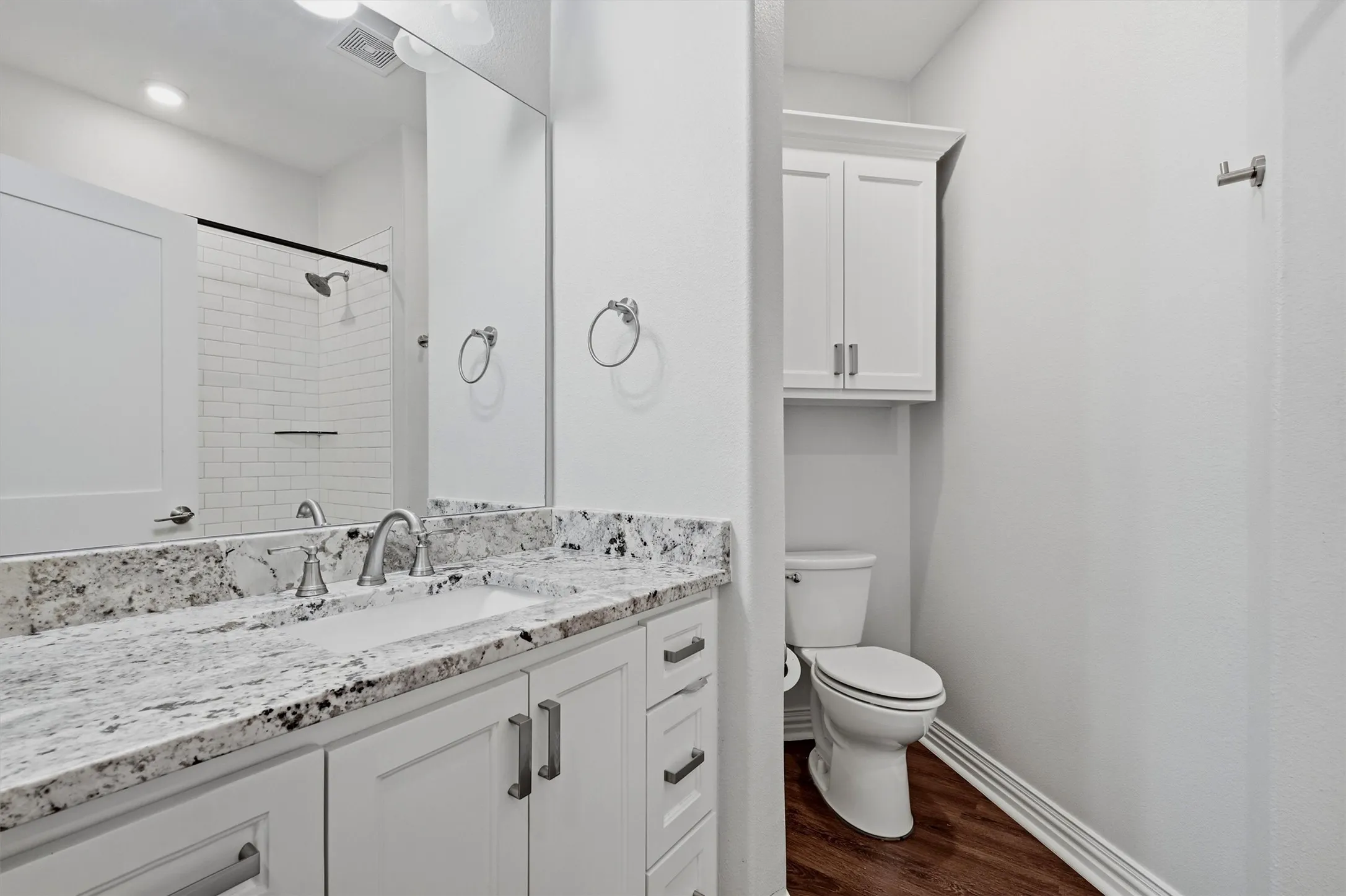 Single Family Residence For Rent in Grayson County , 3820 Iron Ore Drive, Denison, Texas 75020, 3 Bedroom, 2 Bathroom, 2 Garage spaces, 1,864 Sqft, built in 2019, mls#21388432, Real Estate Agent in Denison, Homes For Rent in Grayson county, Homes For Rent in Denison, Realtor in Denison Texas, Real Estate Brokerage Independent Realty Texas, Luminita Cordes Realtor