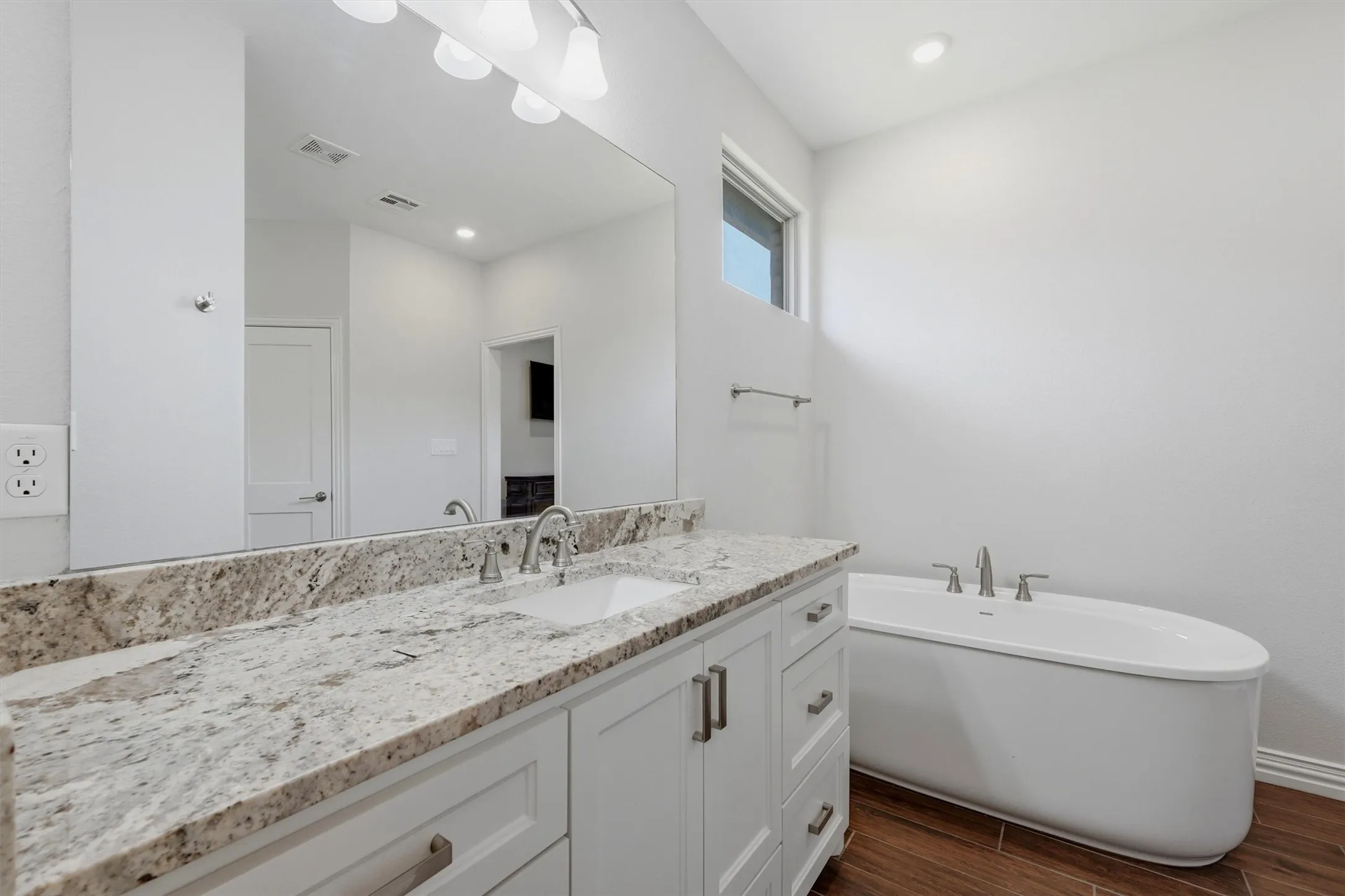 Single Family Residence For Rent in Grayson County , 3820 Iron Ore Drive, Denison, Texas 75020, 3 Bedroom, 2 Bathroom, 2 Garage spaces, 1,864 Sqft, built in 2019, mls#21388432, Real Estate Agent in Denison, Homes For Rent in Grayson county, Homes For Rent in Denison, Realtor in Denison Texas, Real Estate Brokerage Independent Realty Texas, Luminita Cordes Realtor