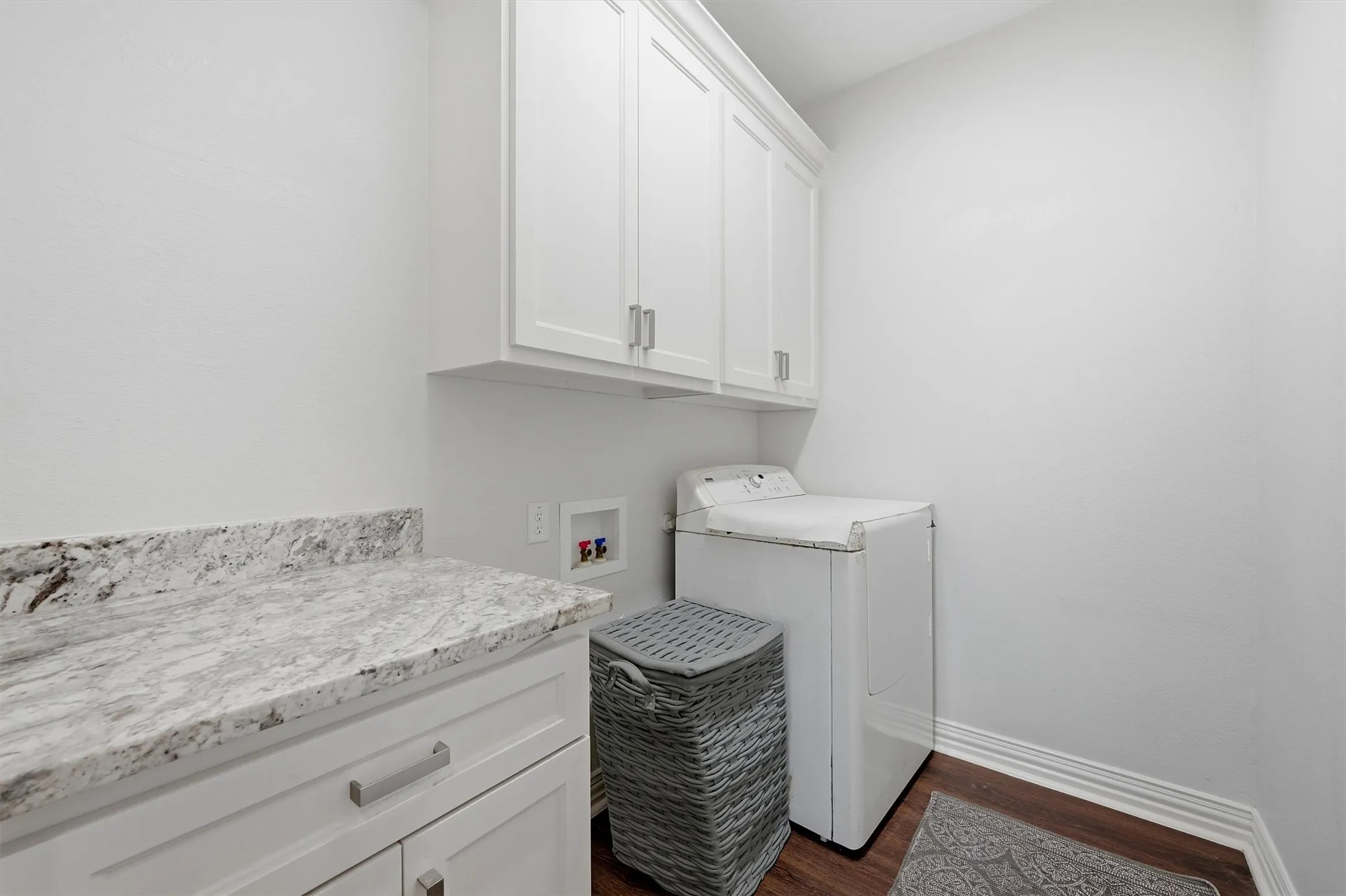 Single Family Residence For Rent in Grayson County , 3820 Iron Ore Drive, Denison, Texas 75020, 3 Bedroom, 2 Bathroom, 2 Garage spaces, 1,864 Sqft, built in 2019, mls#21388432, Real Estate Agent in Denison, Homes For Rent in Grayson county, Homes For Rent in Denison, Realtor in Denison Texas, Real Estate Brokerage Independent Realty Texas, Luminita Cordes Realtor