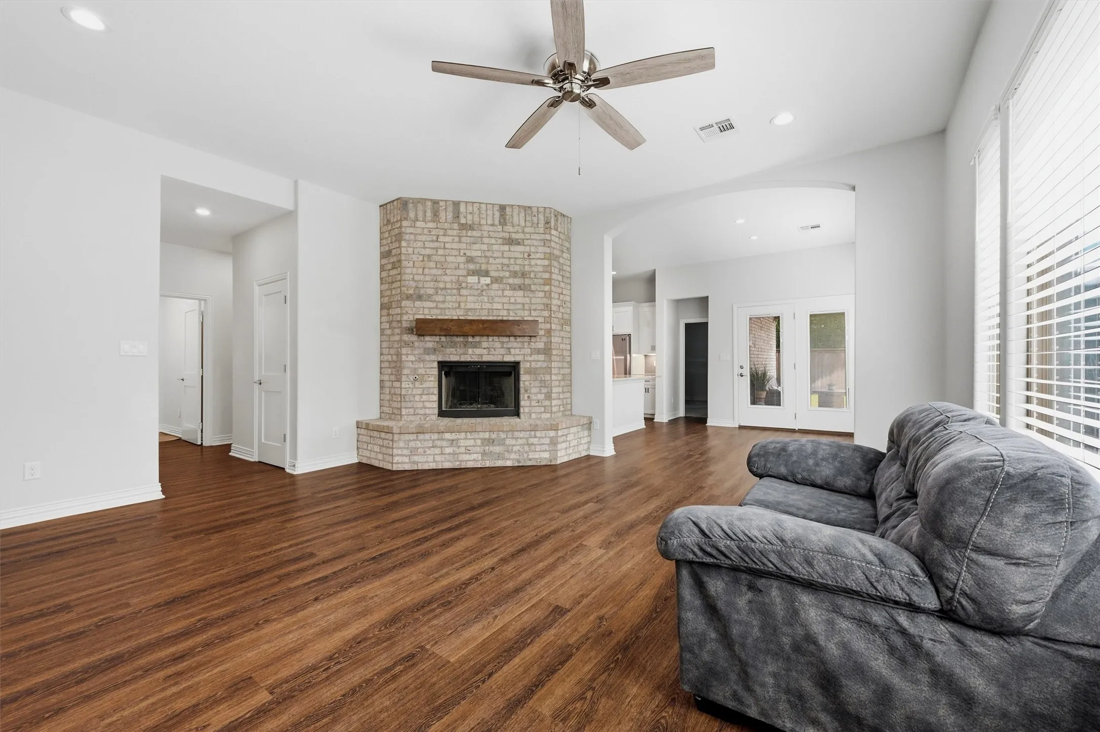 Single Family Residence For Rent in Grayson County , 3820 Iron Ore Drive, Denison, Texas 75020, 3 Bedroom, 2 Bathroom, 2 Garage spaces, 1,864 Sqft, built in 2019, mls#21388432, Real Estate Agent in Denison, Homes For Rent in Grayson county, Homes For Rent in Denison, Realtor in Denison Texas, Real Estate Brokerage Independent Realty Texas, Luminita Cordes Realtor