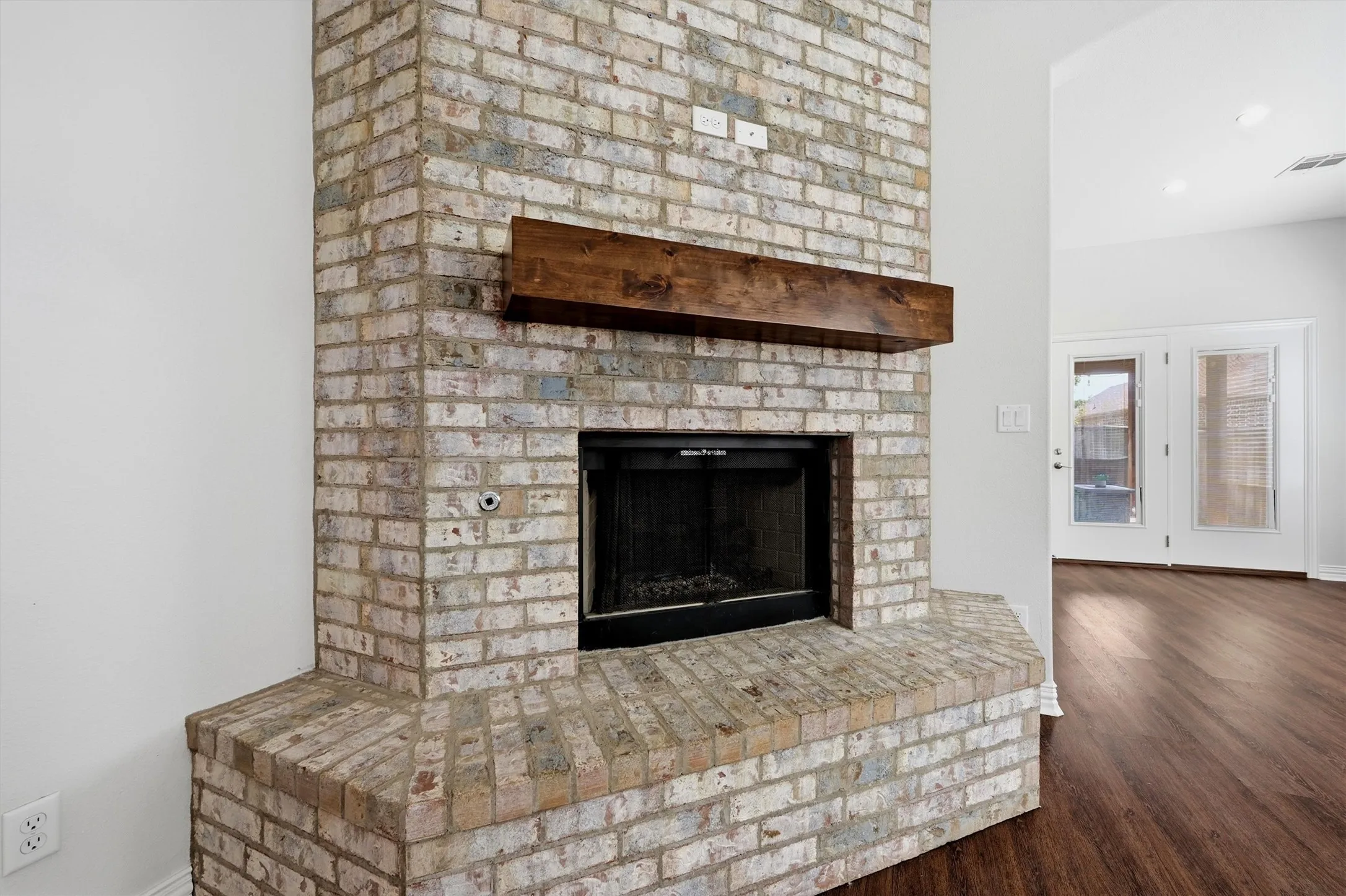 Single Family Residence For Rent in Grayson County , 3820 Iron Ore Drive, Denison, Texas 75020, 3 Bedroom, 2 Bathroom, 2 Garage spaces, 1,864 Sqft, built in 2019, mls#21388432, Real Estate Agent in Denison, Homes For Rent in Grayson county, Homes For Rent in Denison, Realtor in Denison Texas, Real Estate Brokerage Independent Realty Texas, Luminita Cordes Realtor