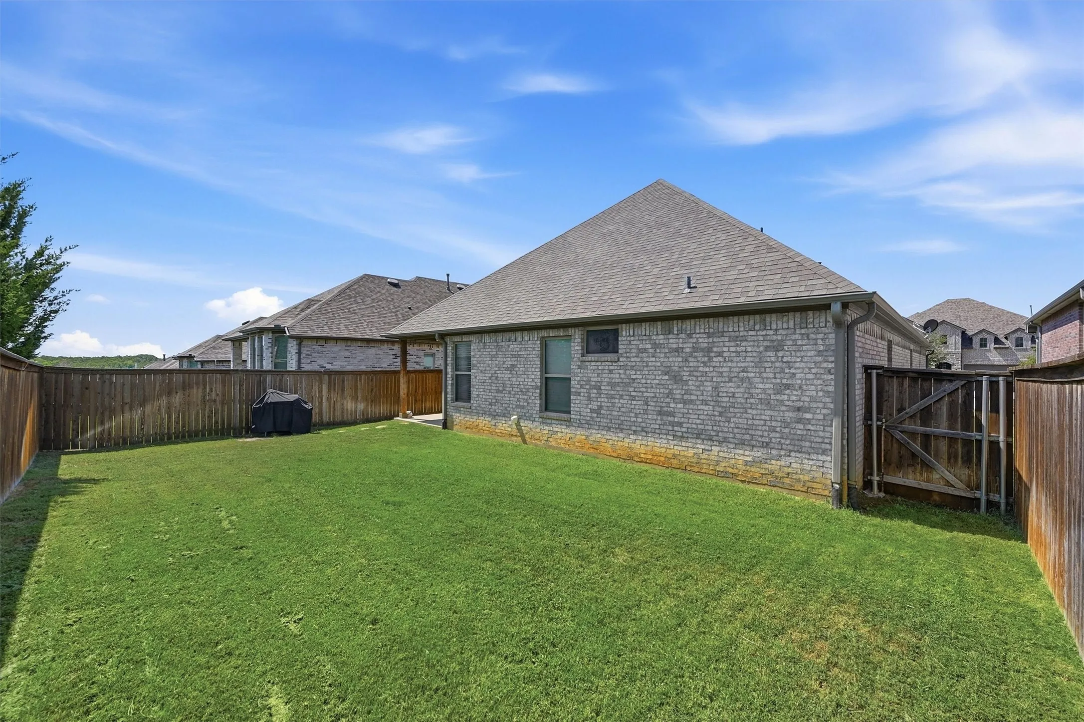 Single Family Residence For Rent in Grayson County , 3820 Iron Ore Drive, Denison, Texas 75020, 3 Bedroom, 2 Bathroom, 2 Garage spaces, 1,864 Sqft, built in 2019, mls#21388432, Real Estate Agent in Denison, Homes For Rent in Grayson county, Homes For Rent in Denison, Realtor in Denison Texas, Real Estate Brokerage Independent Realty Texas, Luminita Cordes Realtor