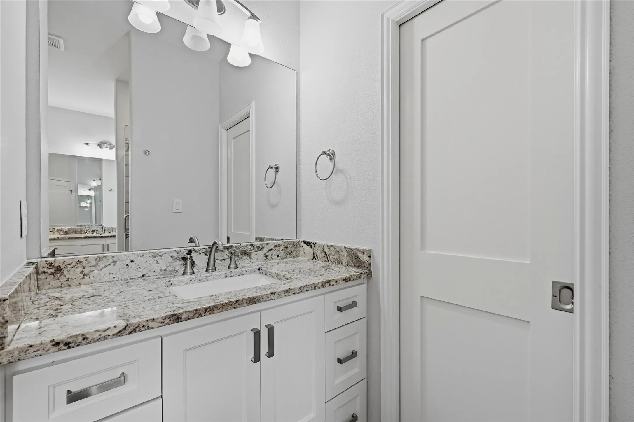 Single Family Residence For Rent in Grayson County , 3820 Iron Ore Drive, Denison, Texas 75020, 3 Bedroom, 2 Bathroom, 2 Garage spaces, 1,864 Sqft, built in 2019, mls#21388432, Real Estate Agent in Denison, Homes For Rent in Grayson county, Homes For Rent in Denison, Realtor in Denison Texas, Real Estate Brokerage Independent Realty Texas, Luminita Cordes Realtor