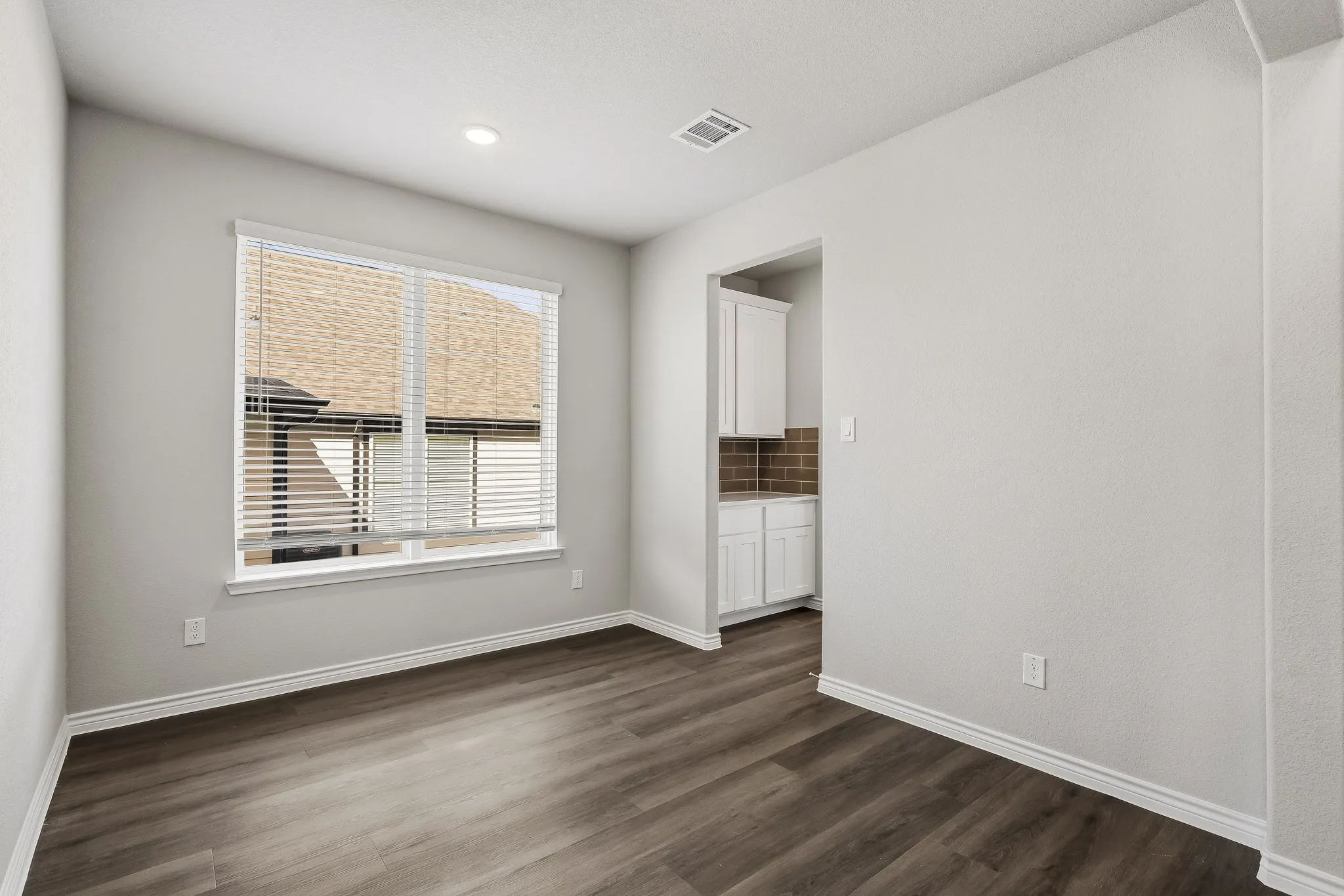 Single Family Residence For Sale in Tarrant County , 6928 Night Owl Lane, Fort Worth, Texas 76036, 5 Bedroom, 5 Bathroom, 2 Garage spaces, 2,669 Sqft, built in 2026, mls#21386131, Real Estate Agent in Fort Worth, Homes For Sale in Tarrant county, Homes For Sale in Fort Worth, Realtor in Fort Worth Texas, Real Estate Brokerage Independent Realty Texas, Luminita Cordes Realtor