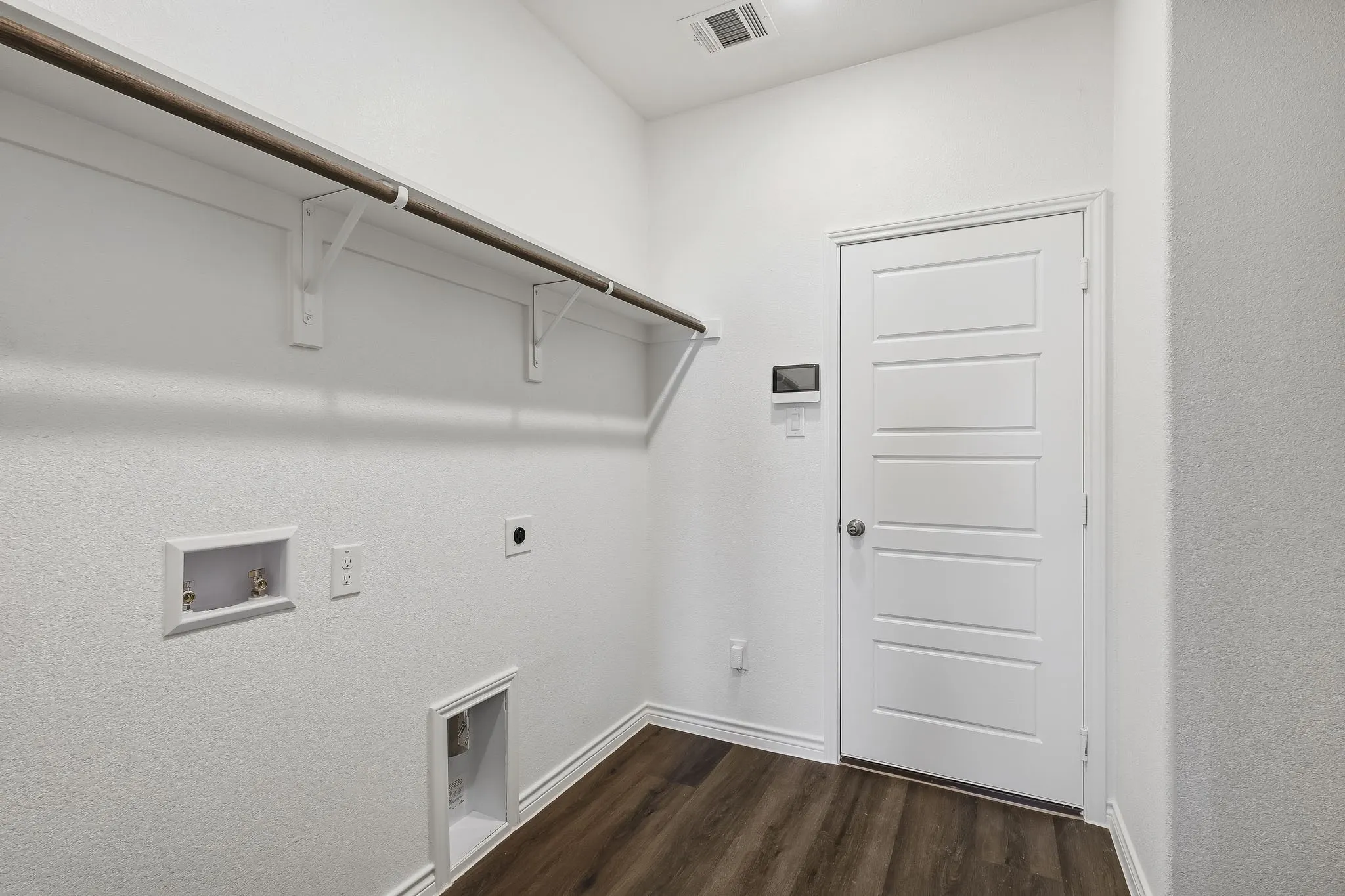 Single Family Residence For Sale in Tarrant County , 6928 Night Owl Lane, Fort Worth, Texas 76036, 5 Bedroom, 5 Bathroom, 2 Garage spaces, 2,669 Sqft, built in 2026, mls#21386131, Real Estate Agent in Fort Worth, Homes For Sale in Tarrant county, Homes For Sale in Fort Worth, Realtor in Fort Worth Texas, Real Estate Brokerage Independent Realty Texas, Luminita Cordes Realtor