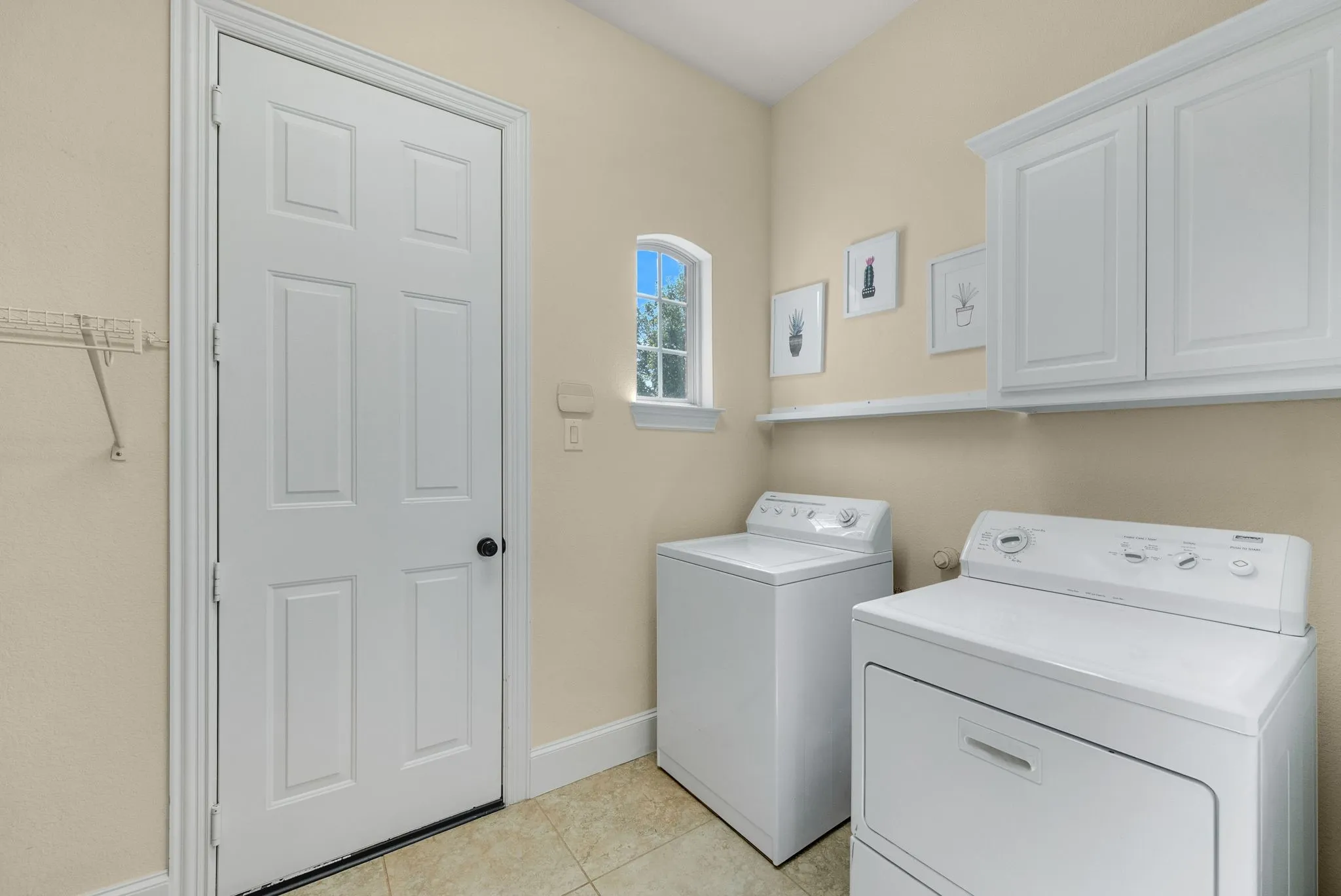 Single Family Residence For Sale in Denton County , 8107 Cherry Springs Court, Frisco, Texas 75036, 5 Bedroom, 4 Bathroom, 3 Garage spaces, 3,946 Sqft, built in 2011, mls#21381081, Real Estate Agent in Frisco, Homes For Sale in Denton county, Homes For Sale in Frisco, Realtor in Frisco Texas, Real Estate Brokerage Independent Realty Texas, Luminita Cordes Realtor