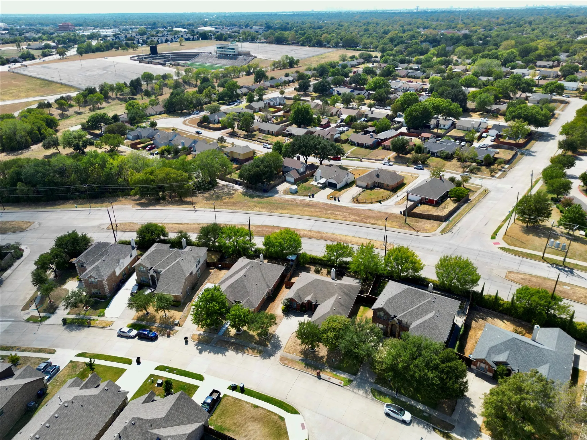 Single Family Residence For Sale in Dallas County , 2309 Trickling Creek Drive, Garland, Texas 75041, 3 Bedroom, 2 Bathroom, 2 Garage spaces, 1,749 Sqft, built in 2005, mls#21389127, Real Estate Agent in Garland, Homes For Sale in Dallas county, Homes For Sale in Garland, Realtor in Garland Texas, Real Estate Brokerage Independent Realty Texas, Luminita Cordes Realtor