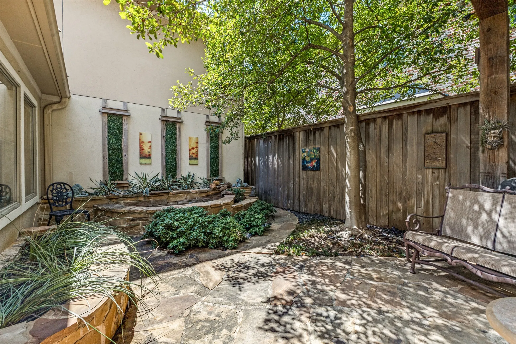 Single Family Residence For Sale in Dallas County , 4116 Prescott Avenue, Dallas, Texas 75219, 4 Bedroom, 4 Bathroom, 2 Garage spaces, 3,086 Sqft, built in 1998, mls#21380664, Real Estate Agent in Dallas, Homes For Sale in Dallas county, Homes For Sale in Dallas, Realtor in Dallas Texas, Real Estate Brokerage Independent Realty Texas, Luminita Cordes Realtor