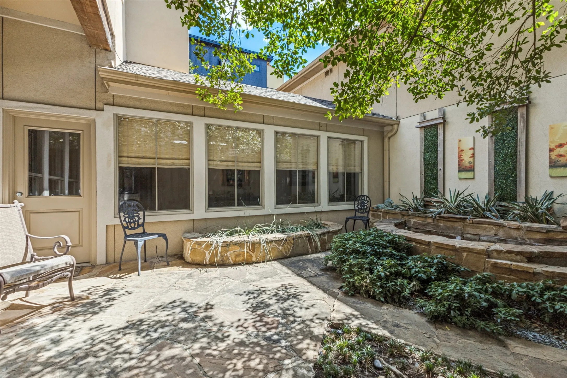 Single Family Residence For Sale in Dallas County , 4116 Prescott Avenue, Dallas, Texas 75219, 4 Bedroom, 4 Bathroom, 2 Garage spaces, 3,086 Sqft, built in 1998, mls#21380664, Real Estate Agent in Dallas, Homes For Sale in Dallas county, Homes For Sale in Dallas, Realtor in Dallas Texas, Real Estate Brokerage Independent Realty Texas, Luminita Cordes Realtor
