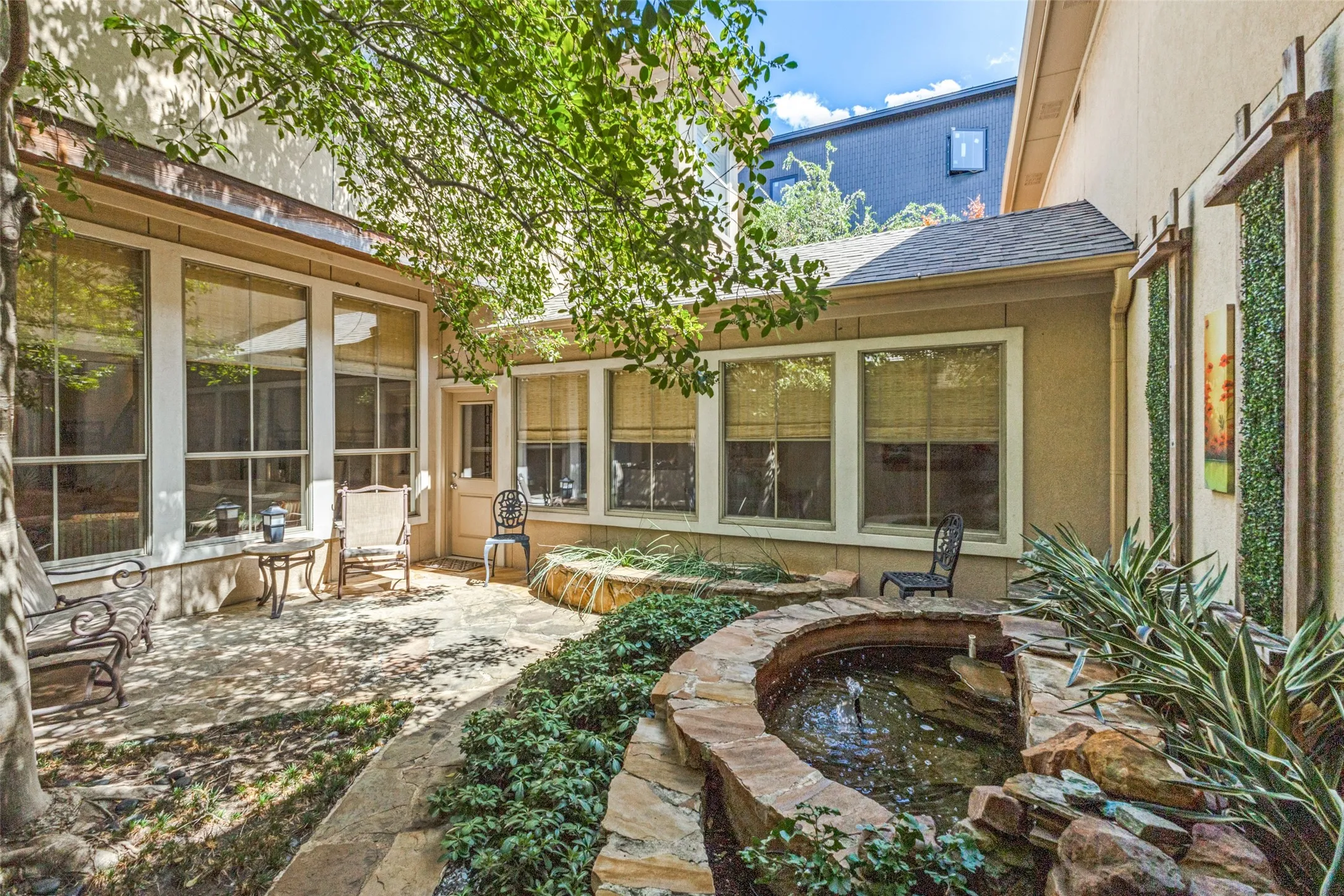 Single Family Residence For Sale in Dallas County , 4116 Prescott Avenue, Dallas, Texas 75219, 4 Bedroom, 4 Bathroom, 2 Garage spaces, 3,086 Sqft, built in 1998, mls#21380664, Real Estate Agent in Dallas, Homes For Sale in Dallas county, Homes For Sale in Dallas, Realtor in Dallas Texas, Real Estate Brokerage Independent Realty Texas, Luminita Cordes Realtor