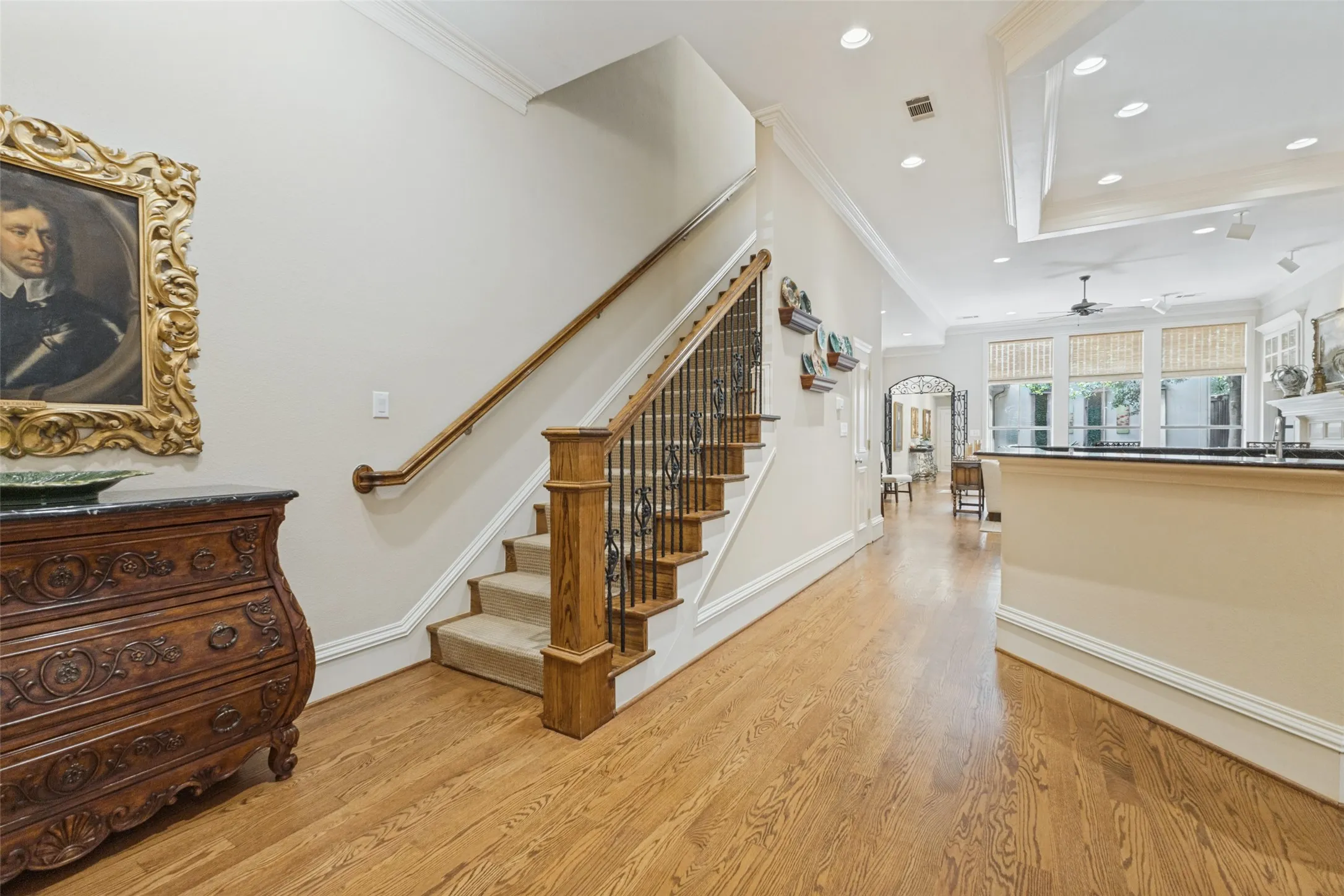 Single Family Residence For Sale in Dallas County , 4116 Prescott Avenue, Dallas, Texas 75219, 4 Bedroom, 4 Bathroom, 2 Garage spaces, 3,086 Sqft, built in 1998, mls#21380664, Real Estate Agent in Dallas, Homes For Sale in Dallas county, Homes For Sale in Dallas, Realtor in Dallas Texas, Real Estate Brokerage Independent Realty Texas, Luminita Cordes Realtor