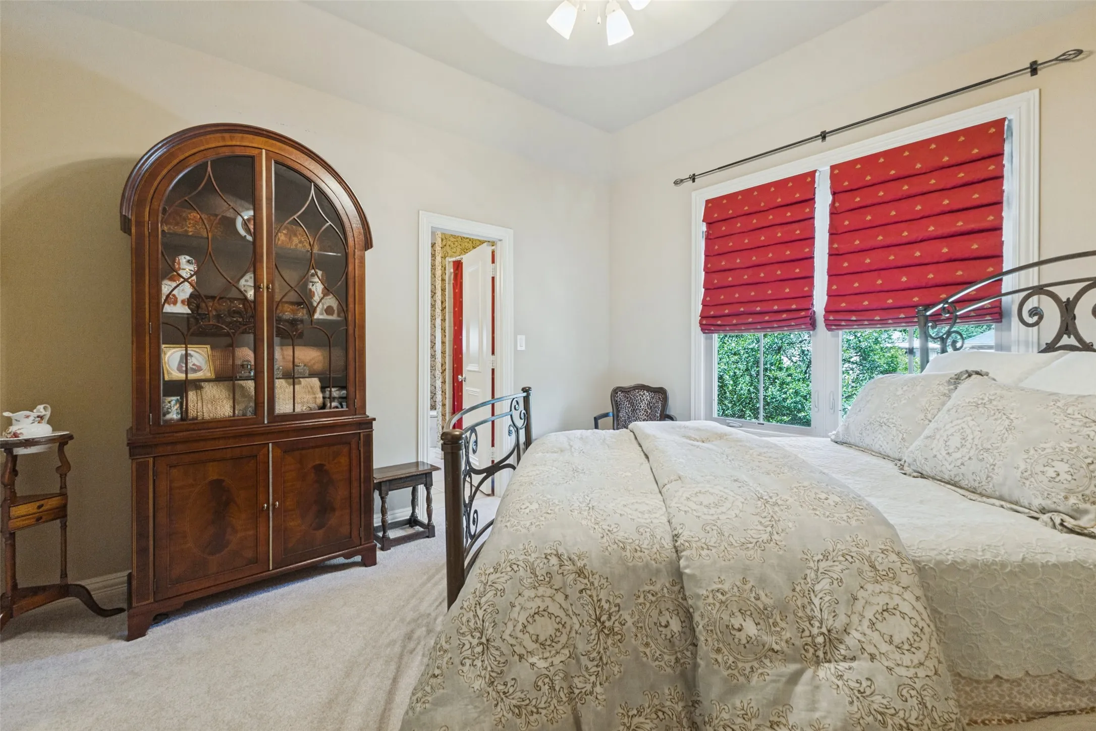 Single Family Residence For Sale in Dallas County , 4116 Prescott Avenue, Dallas, Texas 75219, 4 Bedroom, 4 Bathroom, 2 Garage spaces, 3,086 Sqft, built in 1998, mls#21380664, Real Estate Agent in Dallas, Homes For Sale in Dallas county, Homes For Sale in Dallas, Realtor in Dallas Texas, Real Estate Brokerage Independent Realty Texas, Luminita Cordes Realtor