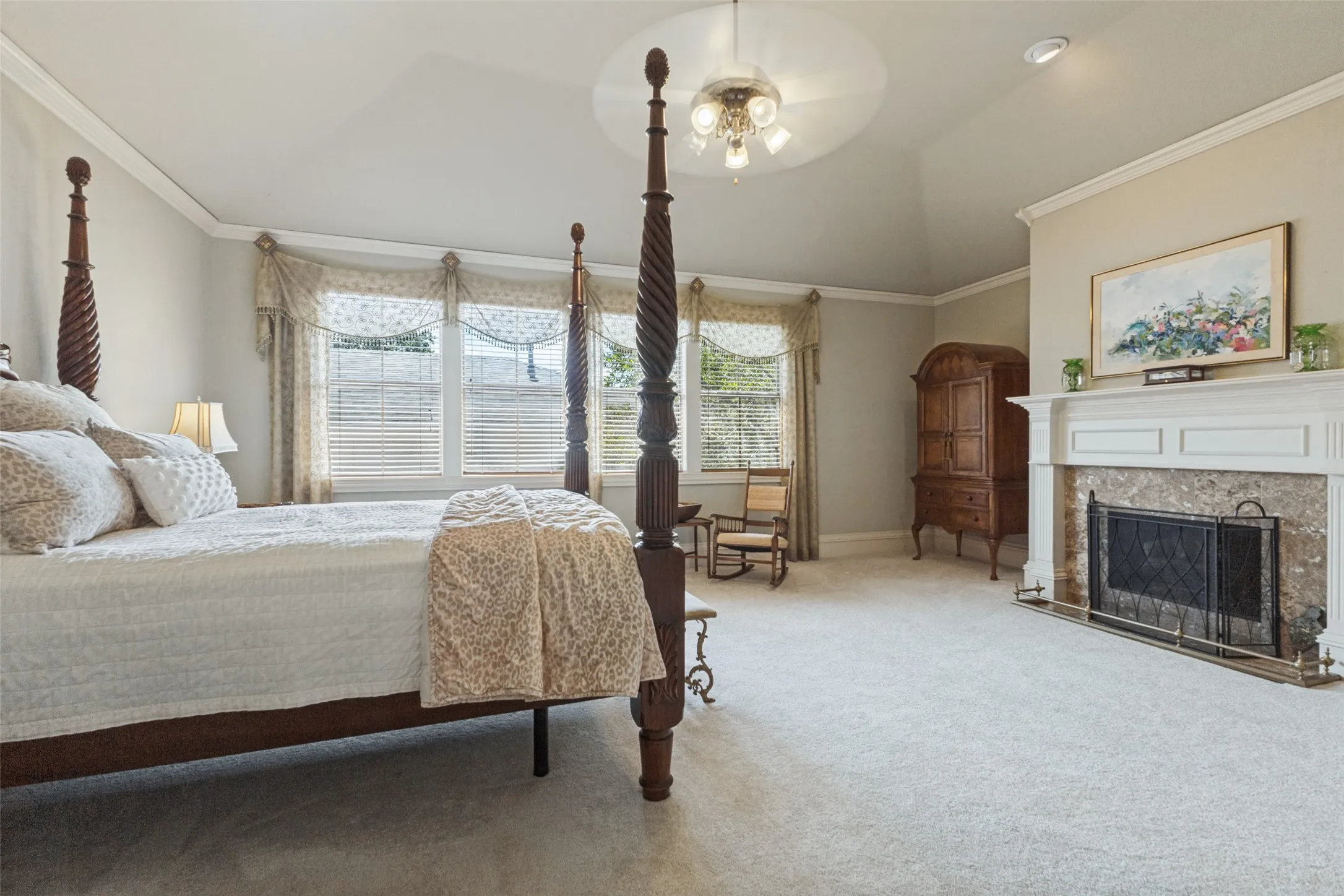 Single Family Residence For Sale in Dallas County , 4116 Prescott Avenue, Dallas, Texas 75219, 4 Bedroom, 4 Bathroom, 2 Garage spaces, 3,086 Sqft, built in 1998, mls#21380664, Real Estate Agent in Dallas, Homes For Sale in Dallas county, Homes For Sale in Dallas, Realtor in Dallas Texas, Real Estate Brokerage Independent Realty Texas, Luminita Cordes Realtor