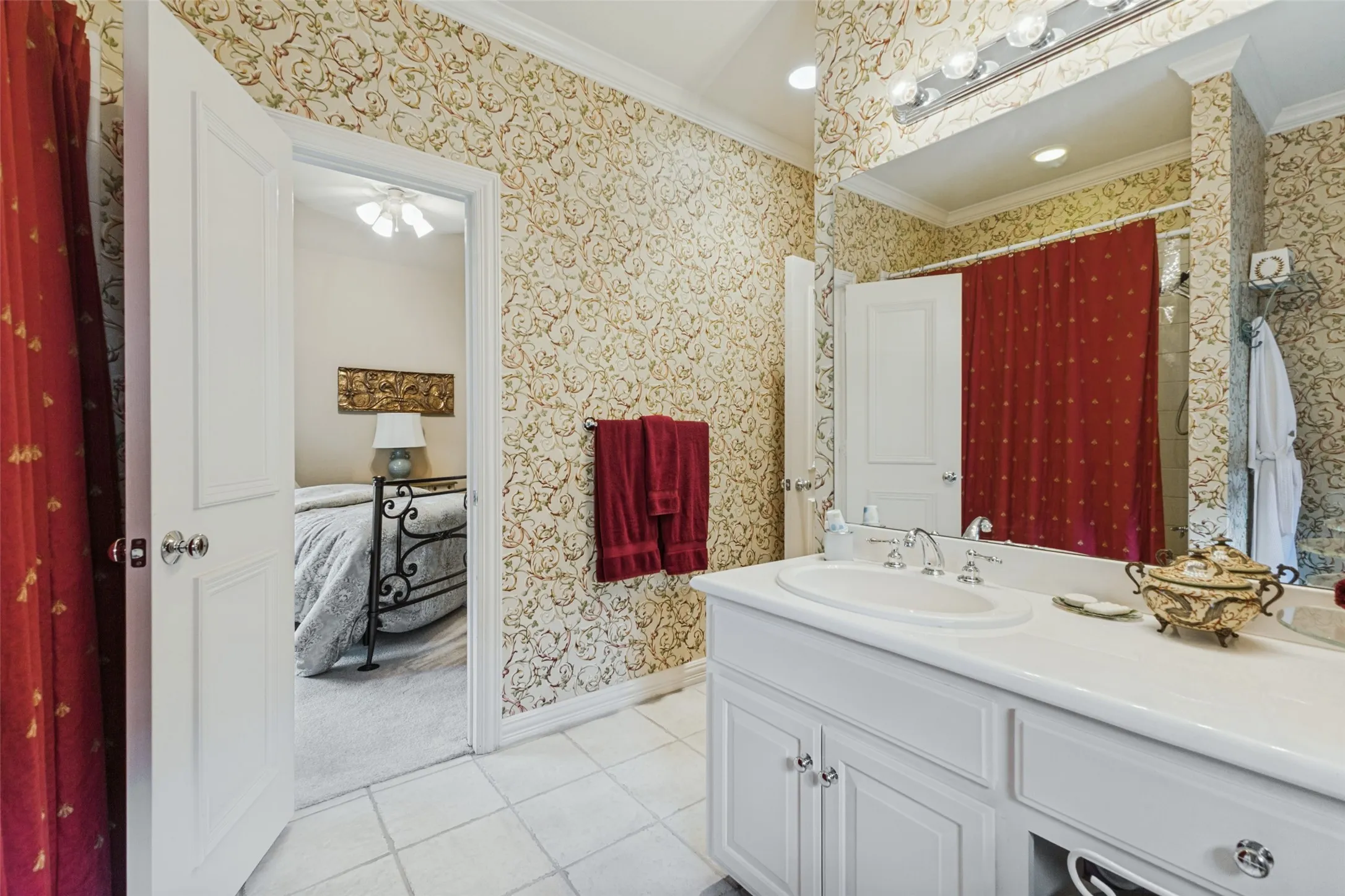 Single Family Residence For Sale in Dallas County , 4116 Prescott Avenue, Dallas, Texas 75219, 4 Bedroom, 4 Bathroom, 2 Garage spaces, 3,086 Sqft, built in 1998, mls#21380664, Real Estate Agent in Dallas, Homes For Sale in Dallas county, Homes For Sale in Dallas, Realtor in Dallas Texas, Real Estate Brokerage Independent Realty Texas, Luminita Cordes Realtor