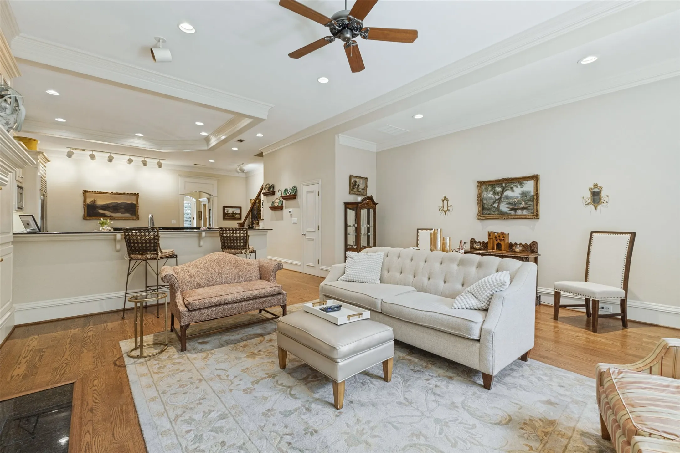 Single Family Residence For Sale in Dallas County , 4116 Prescott Avenue, Dallas, Texas 75219, 4 Bedroom, 4 Bathroom, 2 Garage spaces, 3,086 Sqft, built in 1998, mls#21380664, Real Estate Agent in Dallas, Homes For Sale in Dallas county, Homes For Sale in Dallas, Realtor in Dallas Texas, Real Estate Brokerage Independent Realty Texas, Luminita Cordes Realtor