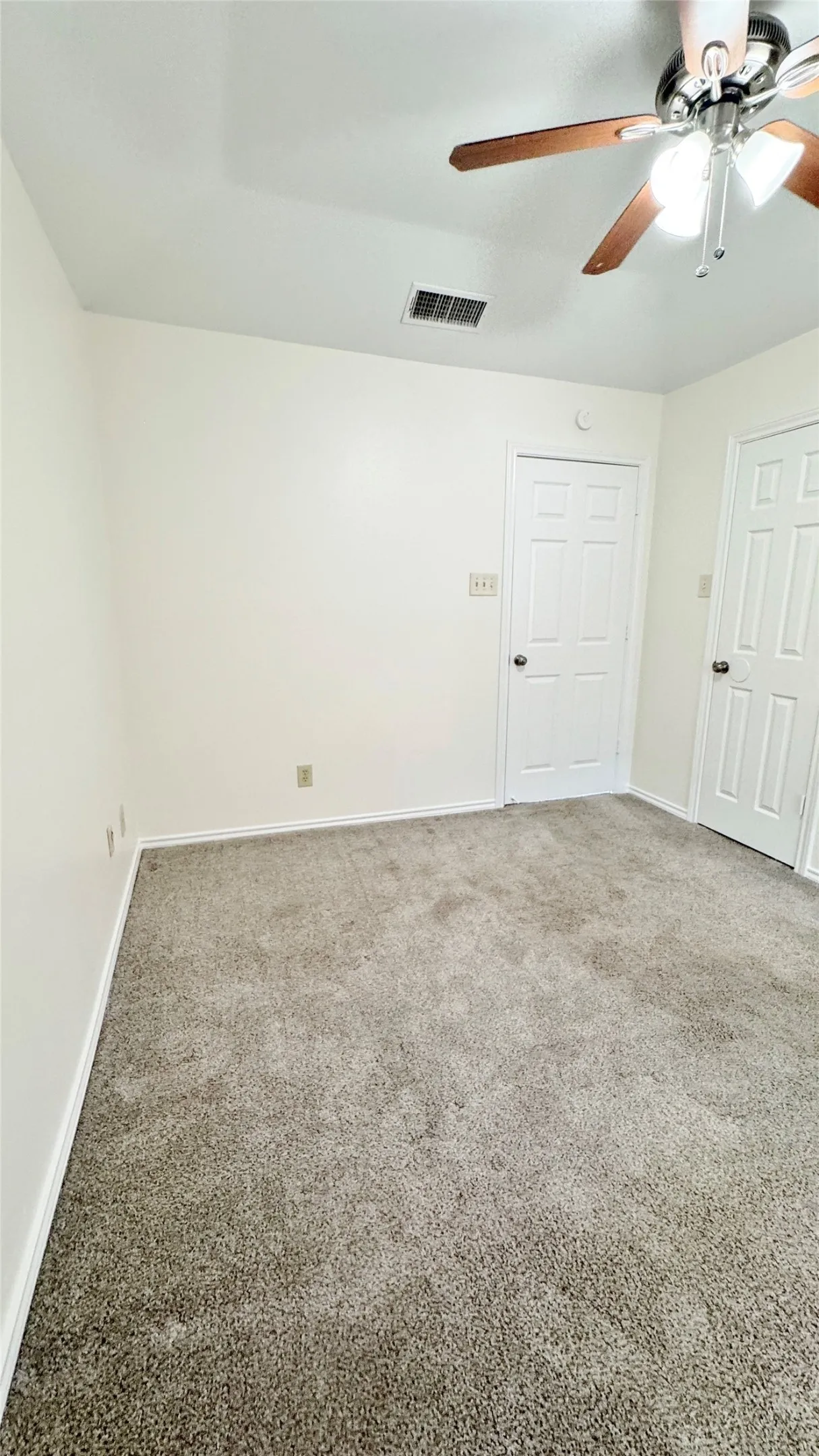 Apartment For Rent in Dallas County , 4141 Hyer Street D, University Park, Texas 75205, 2 Bedroom, 3 Bathroom, Garage spaces, 1,250 Sqft, built in 1985, mls#21388991, Real Estate Agent in University Park, Homes For Rent in Dallas county, Homes For Rent in University Park, Realtor in University Park Texas, Real Estate Brokerage Independent Realty Texas, Luminita Cordes Realtor