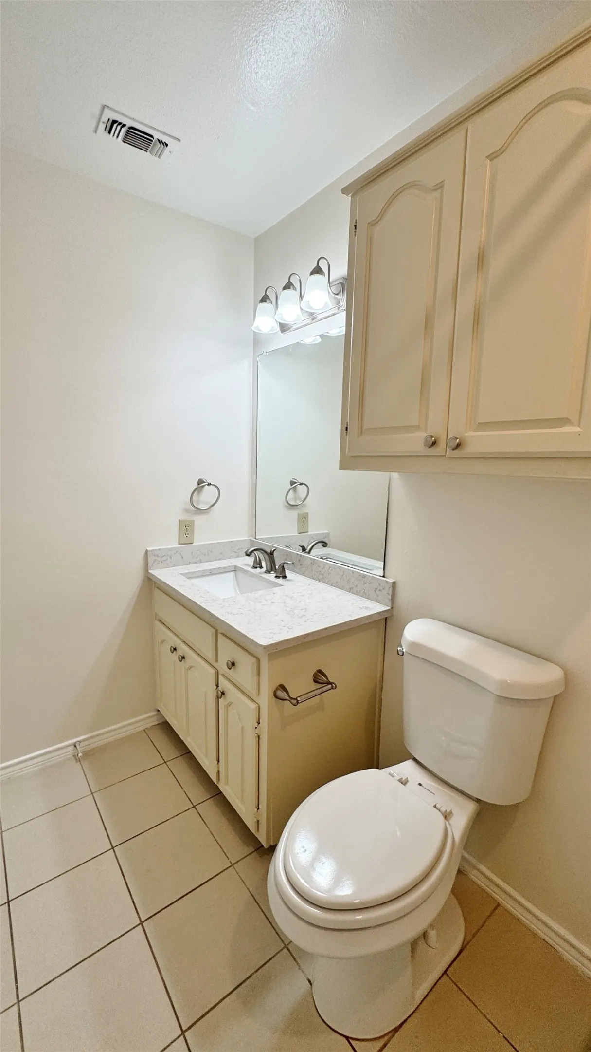 Apartment For Rent in Dallas County , 4141 Hyer Street D, University Park, Texas 75205, 2 Bedroom, 3 Bathroom, Garage spaces, 1,250 Sqft, built in 1985, mls#21388991, Real Estate Agent in University Park, Homes For Rent in Dallas county, Homes For Rent in University Park, Realtor in University Park Texas, Real Estate Brokerage Independent Realty Texas, Luminita Cordes Realtor